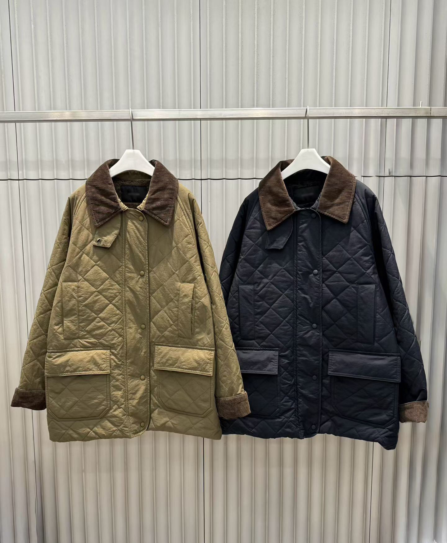 B39.帽可調家巴恩風菱格紋外套