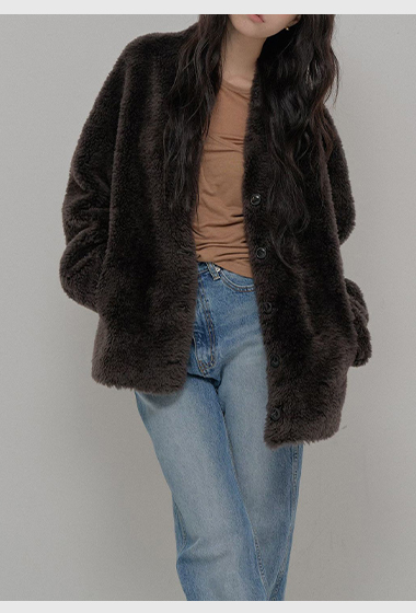 B51.小奢華女孩V毛毛外套