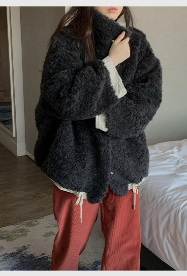 B54.正反2WAY率性女孩毛毛外套