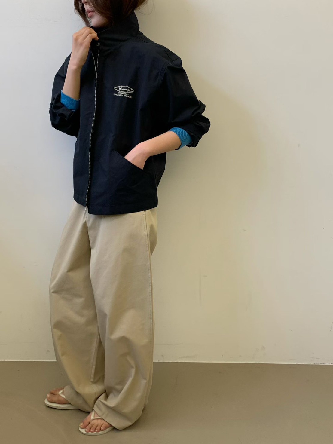 B20.質感家小繡字立領防風外套