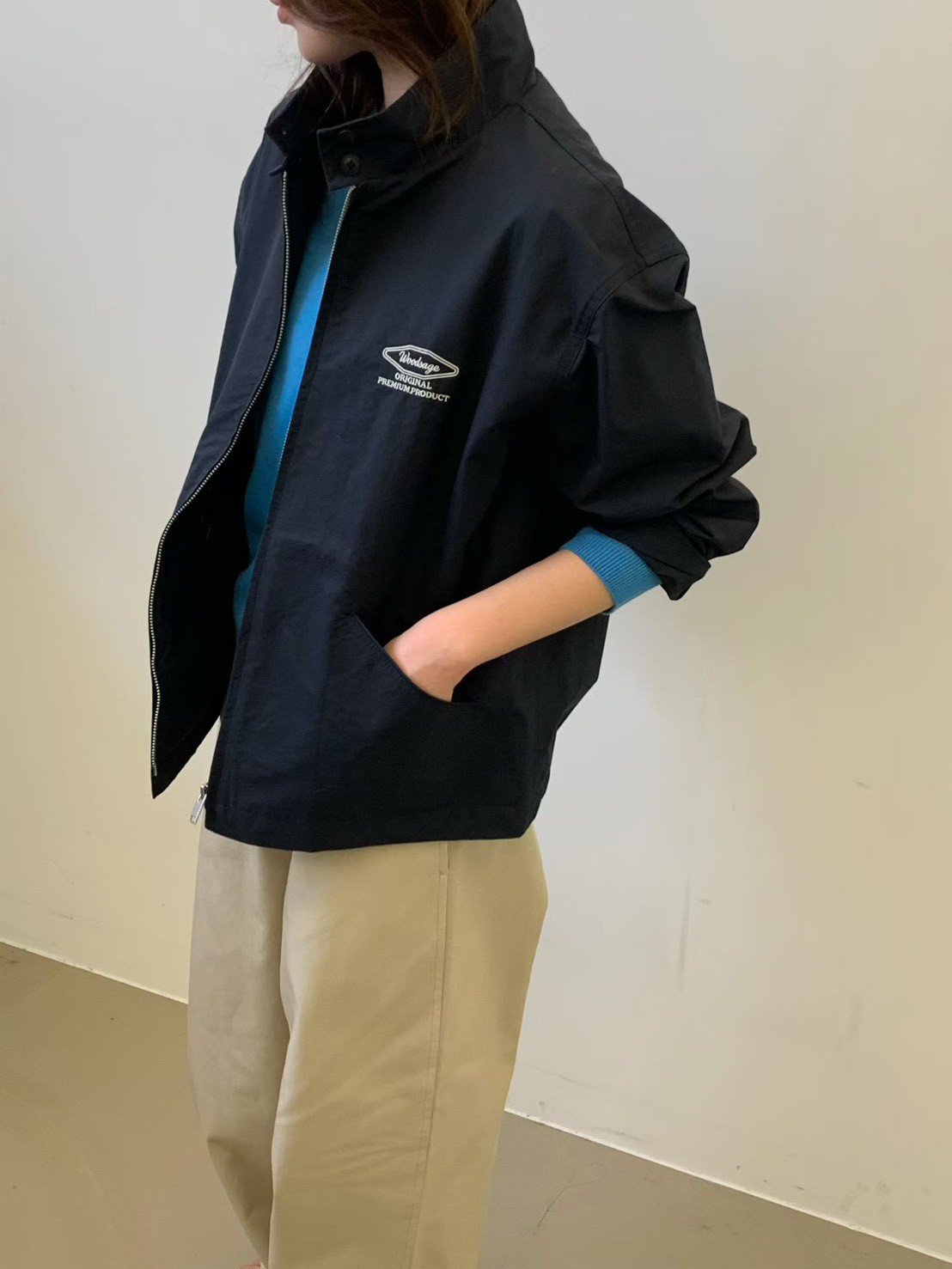 B20.質感家小繡字立領防風外套