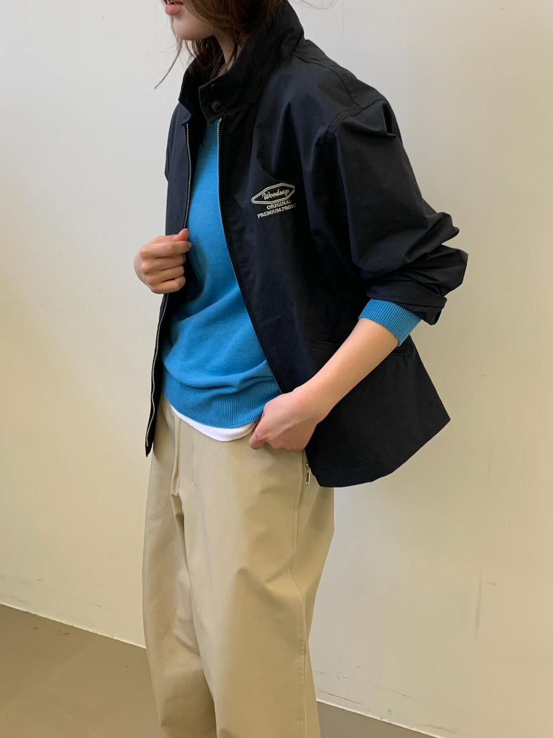 B20.質感家小繡字立領防風外套