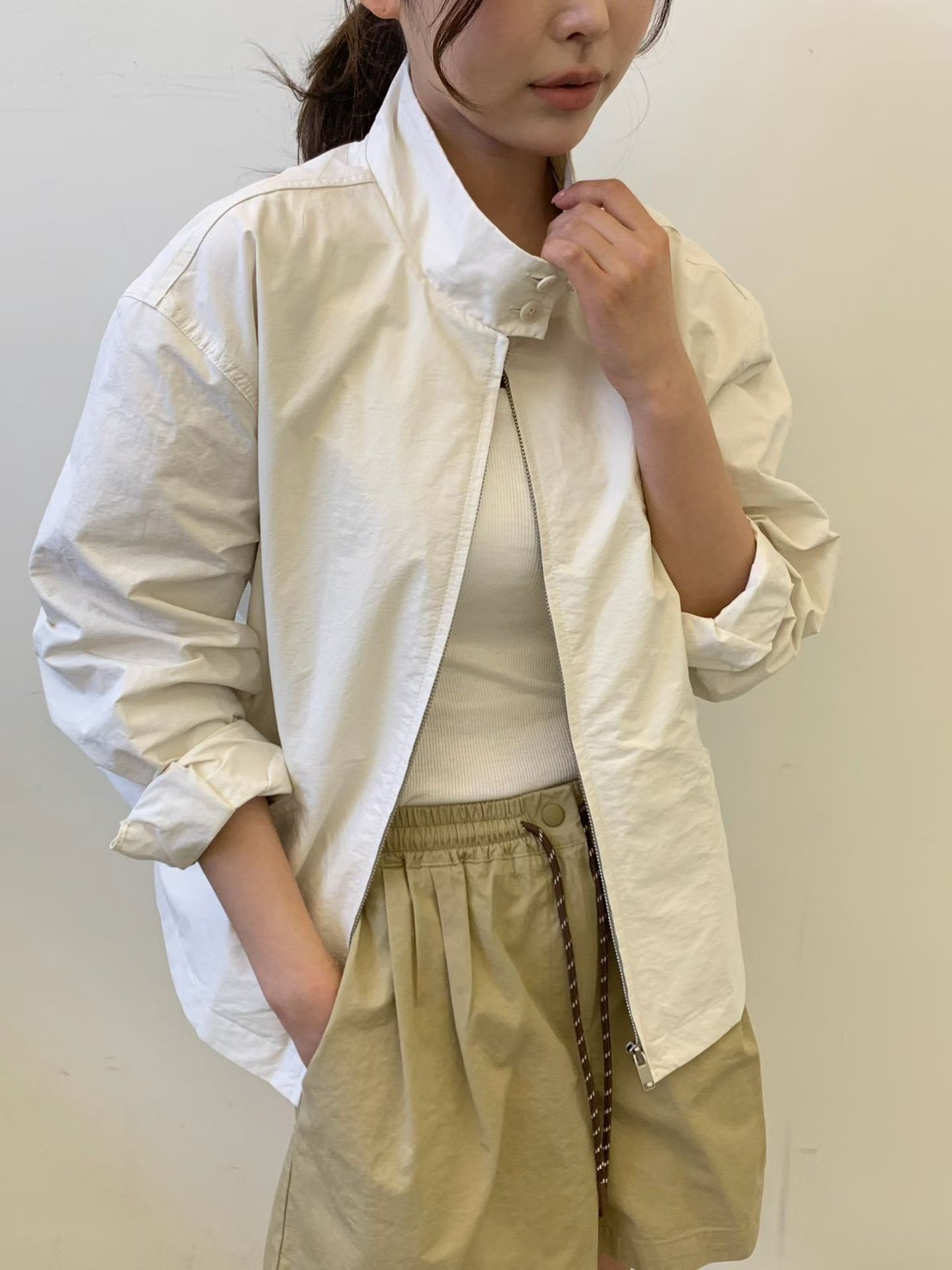 B20.質感家小繡字立領防風外套