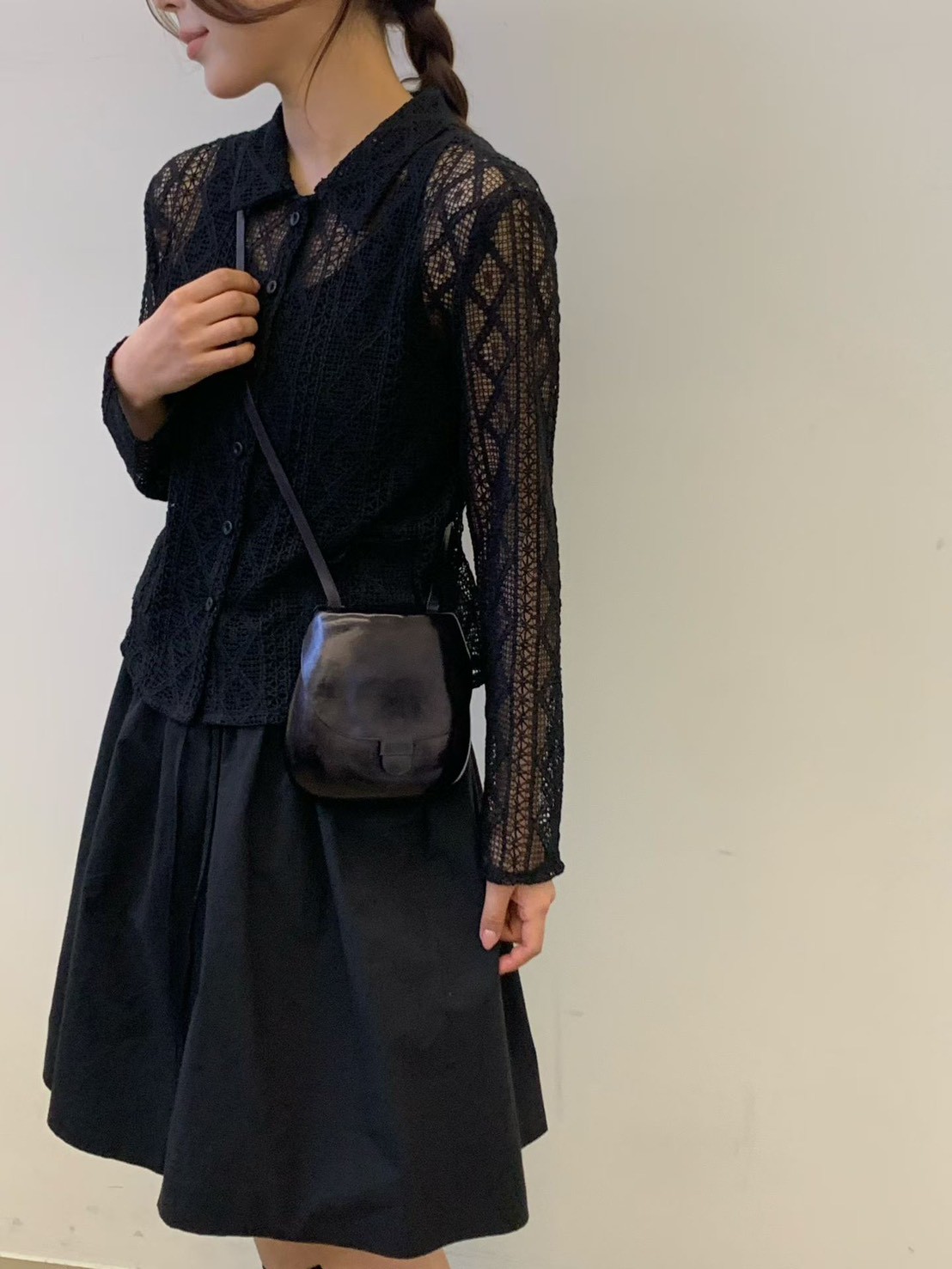 B49.G牌雙口袋蕾絲襯衫