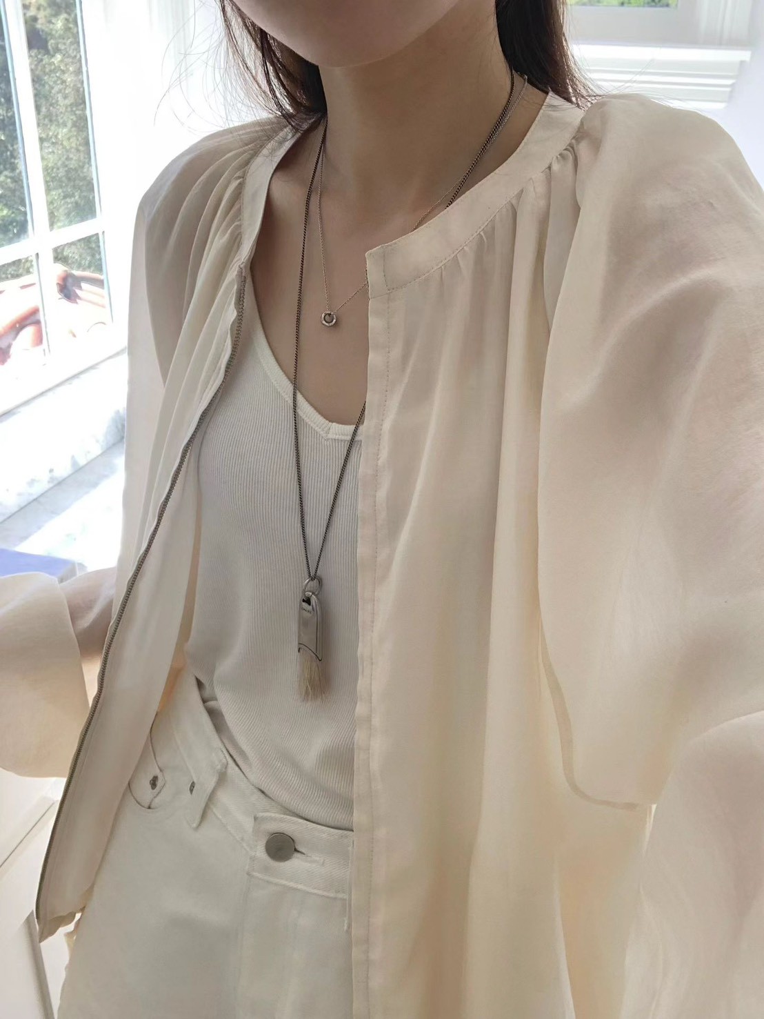 A22.顏值家天絲圓領拉鍊外套
