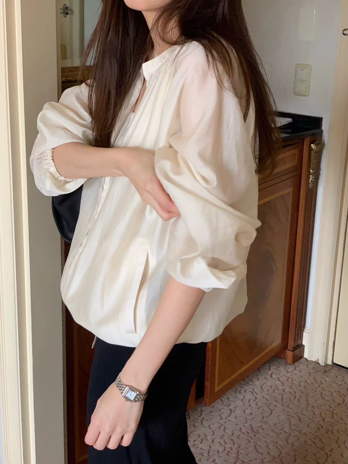 A22.顏值家天絲圓領拉鍊外套