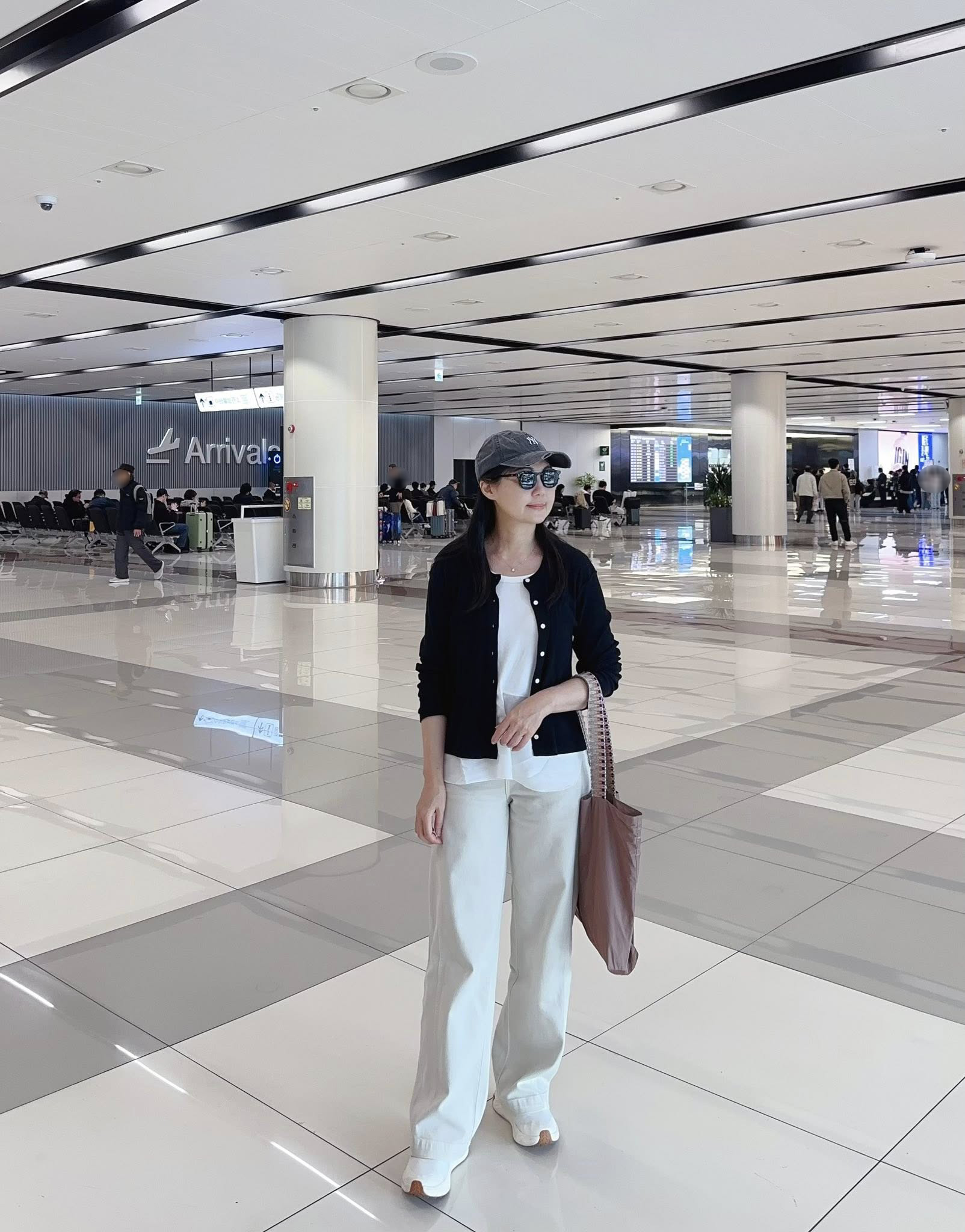 B68.圓領小排釦細緻外套