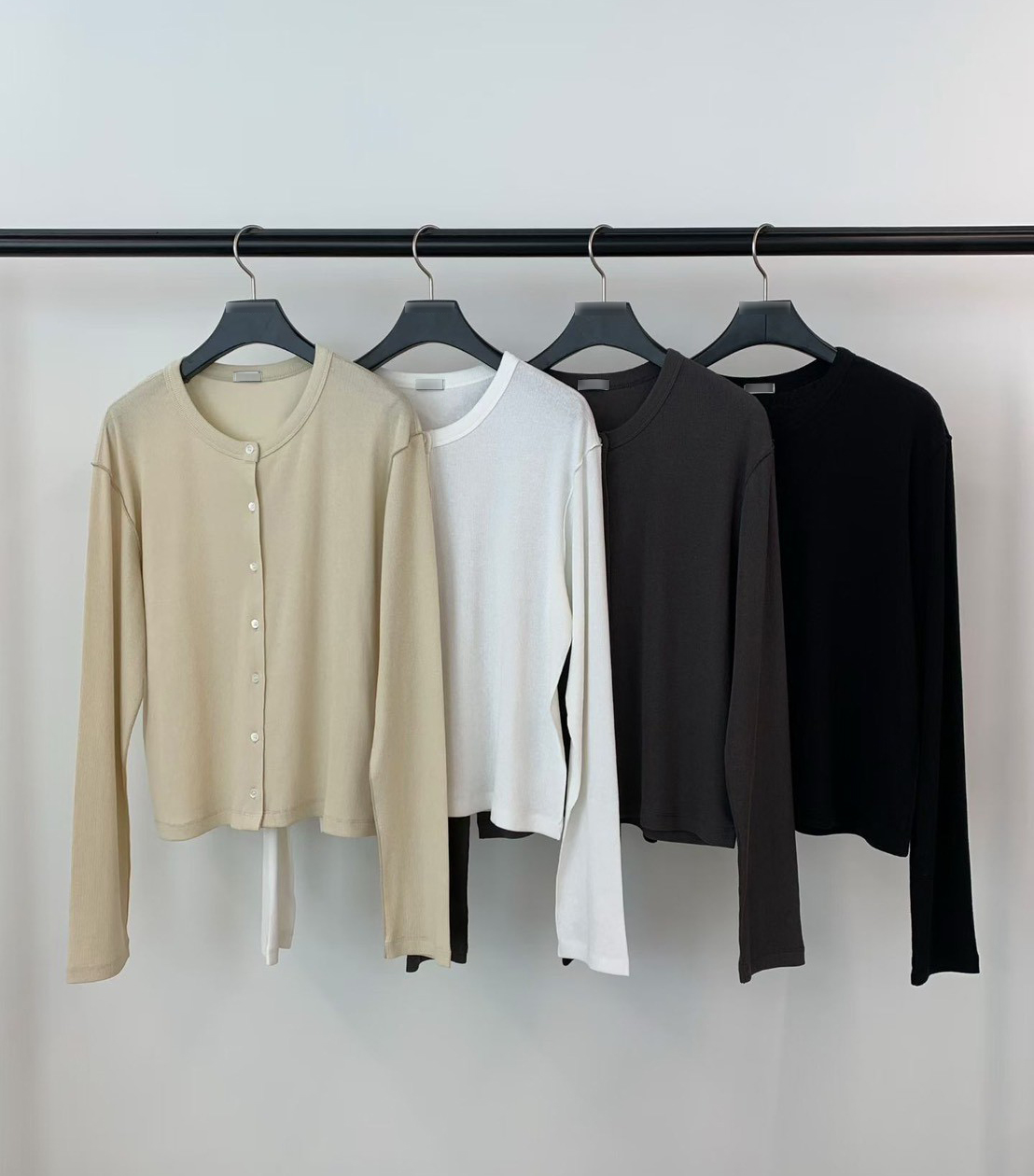 B68.圓領小排釦細緻外套