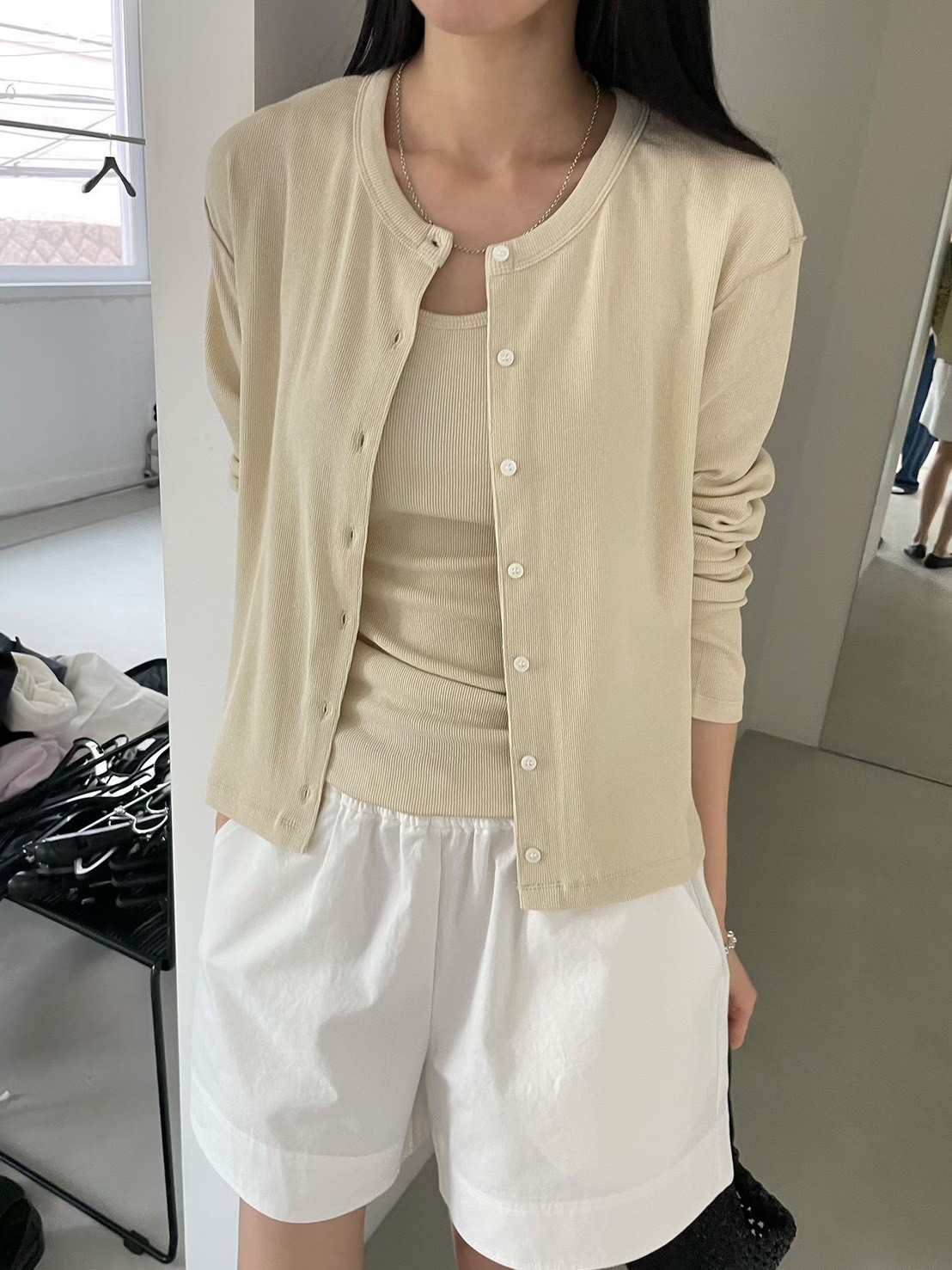 B68.圓領小排釦細緻外套