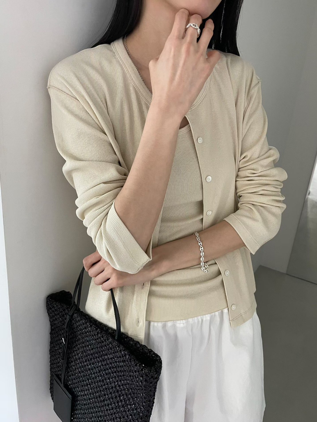 B68.圓領小排釦細緻外套