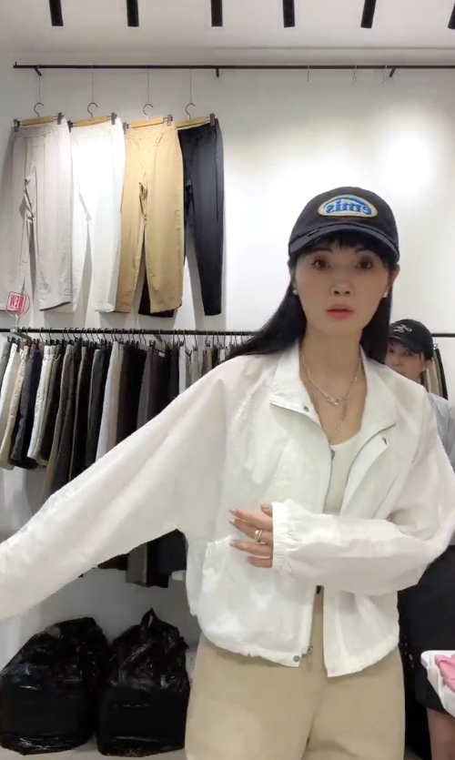 B28.輕柔防曬圓弧口袋小外套