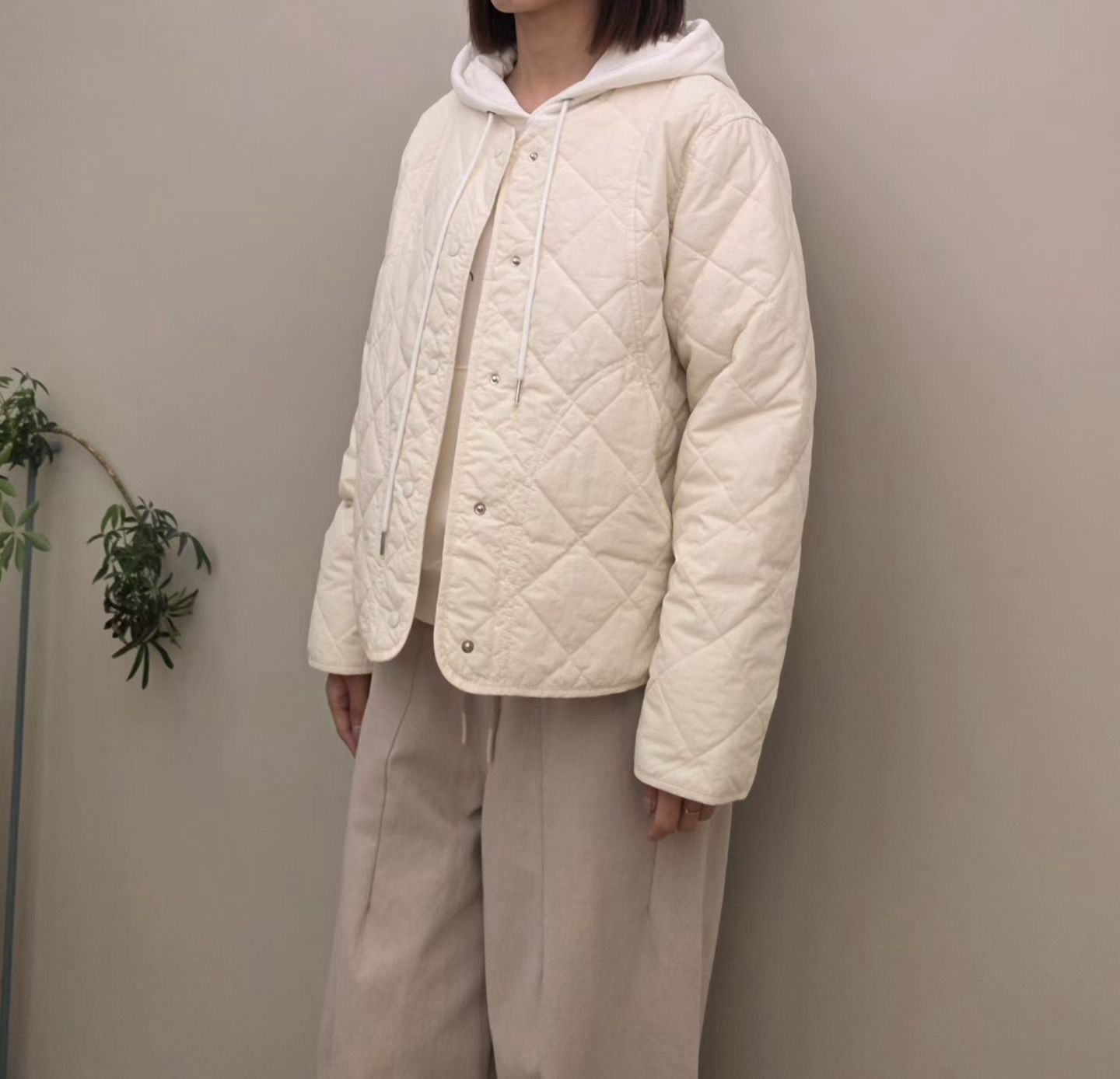 A18.帽可調家網球菱格鋪棉外套
