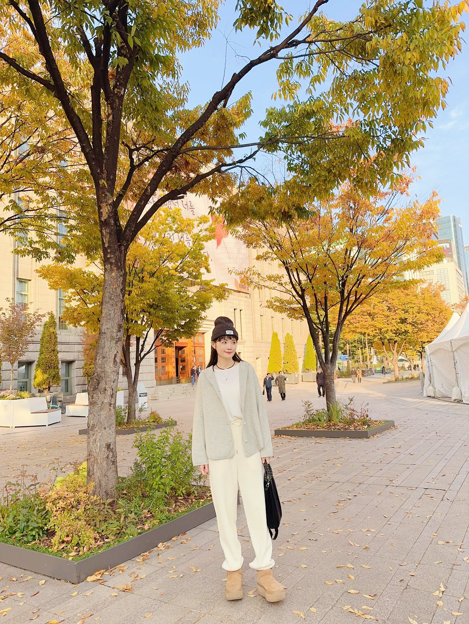 B36.星星家俏皮浣熊羊毛混紡連帽外套