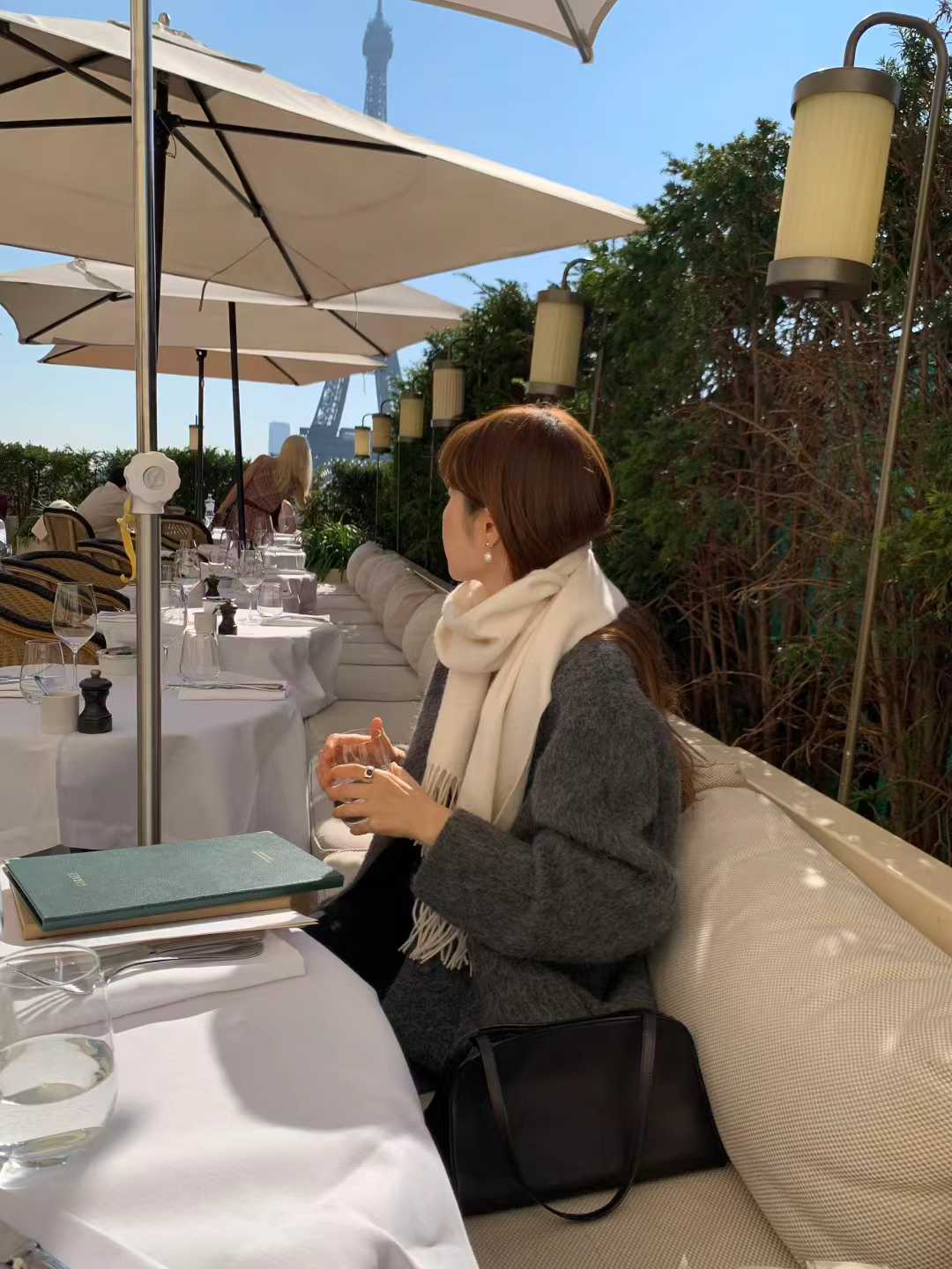 A22.顏值家氣質小千金V領排釦外套