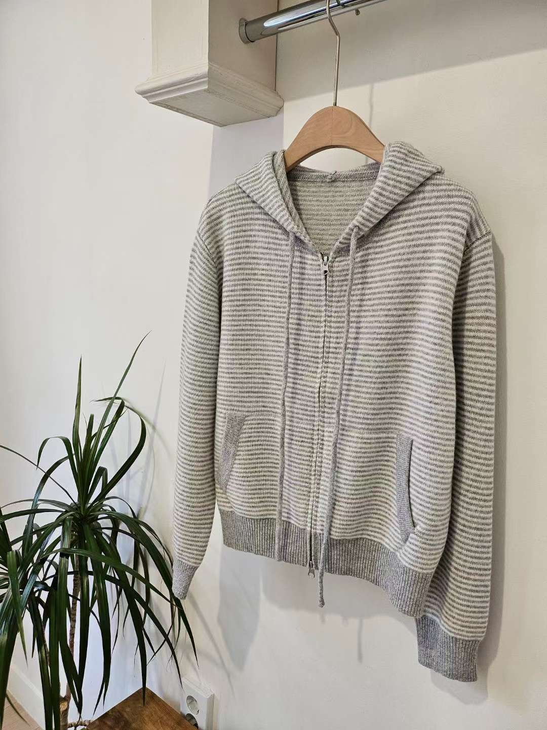 A91.星星家100%Wool細條紋連帽休閒外套