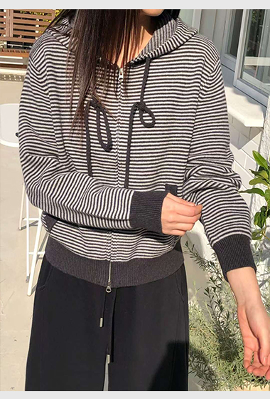 A91.星星家100%Wool細條紋連帽休閒外套