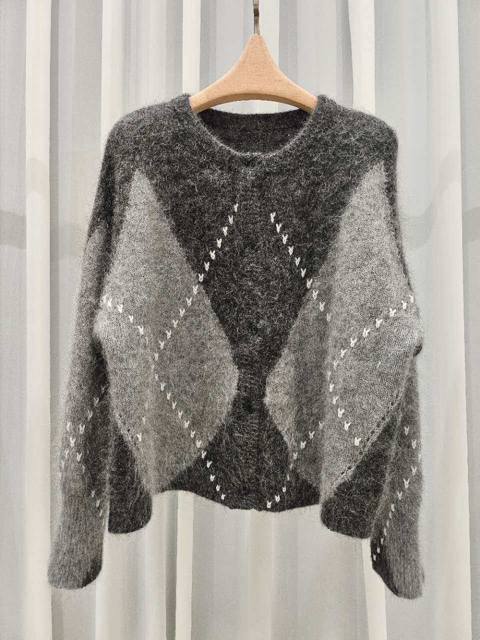 A98.星星家馬海毛復古菱格毛衣