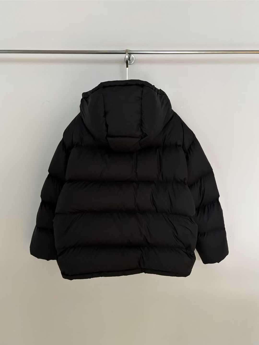 B17.小V家經典保暖連帽鴨絨外套