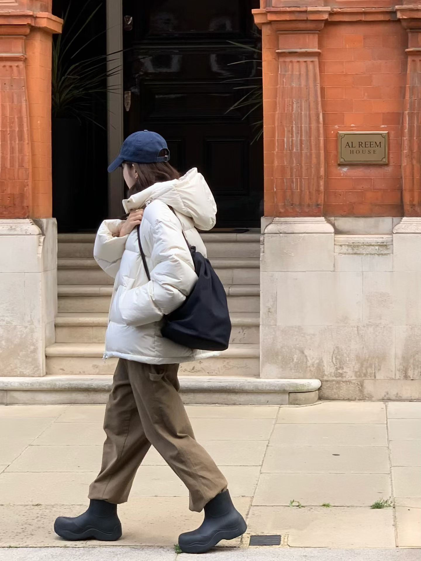 B17.小V家經典保暖連帽鴨絨外套