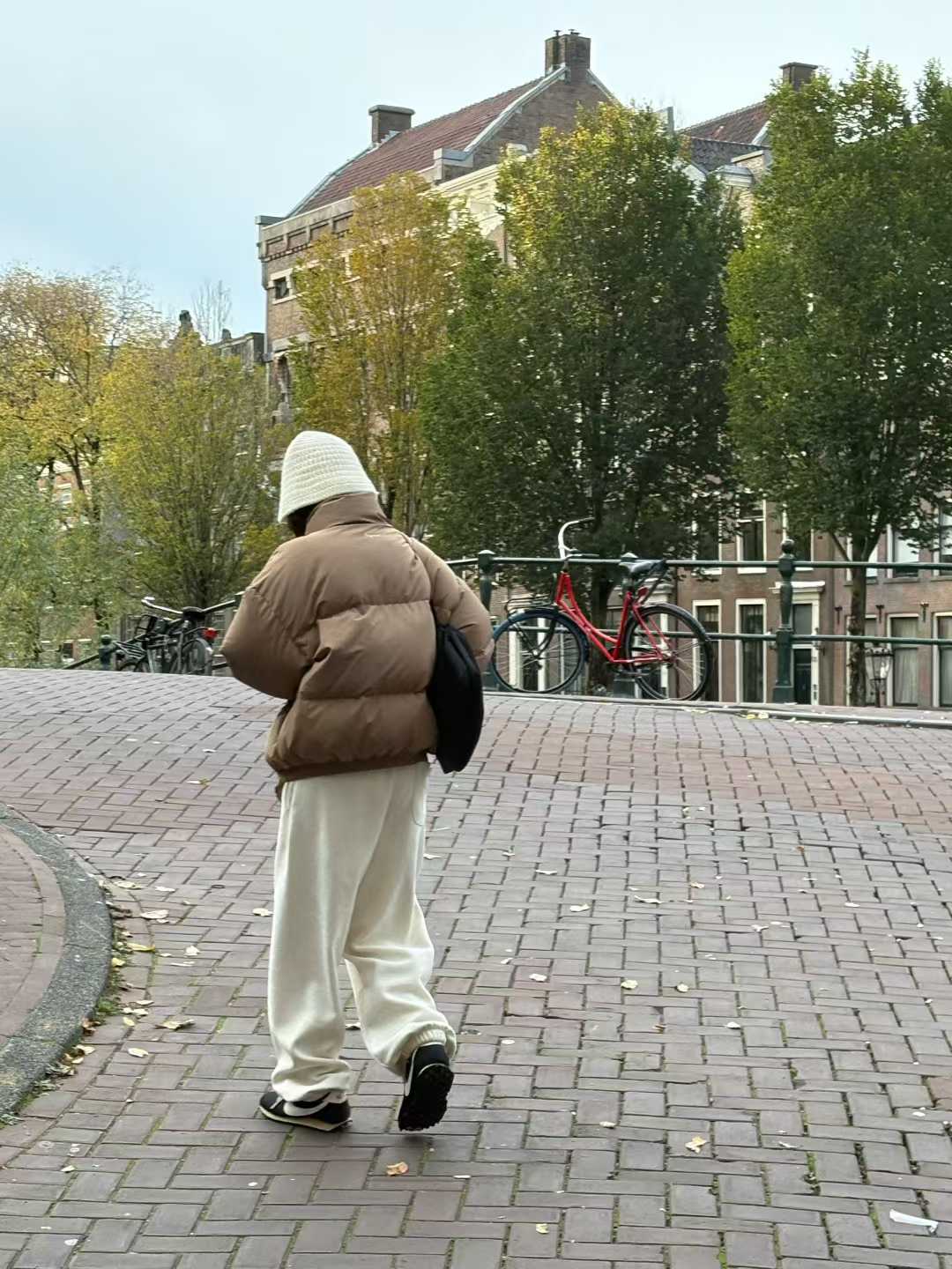 B18.小V家焦糖拿鐵鴨絨保暖外套