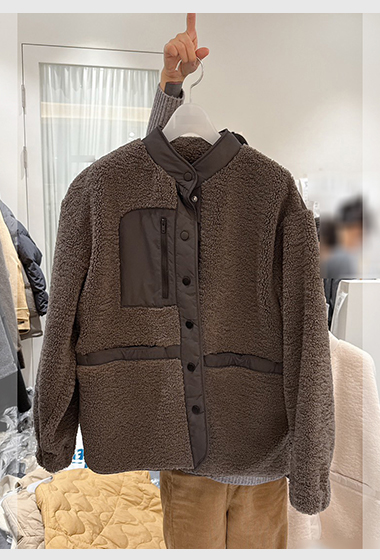 A47.特色拼接鵝絨造型外套