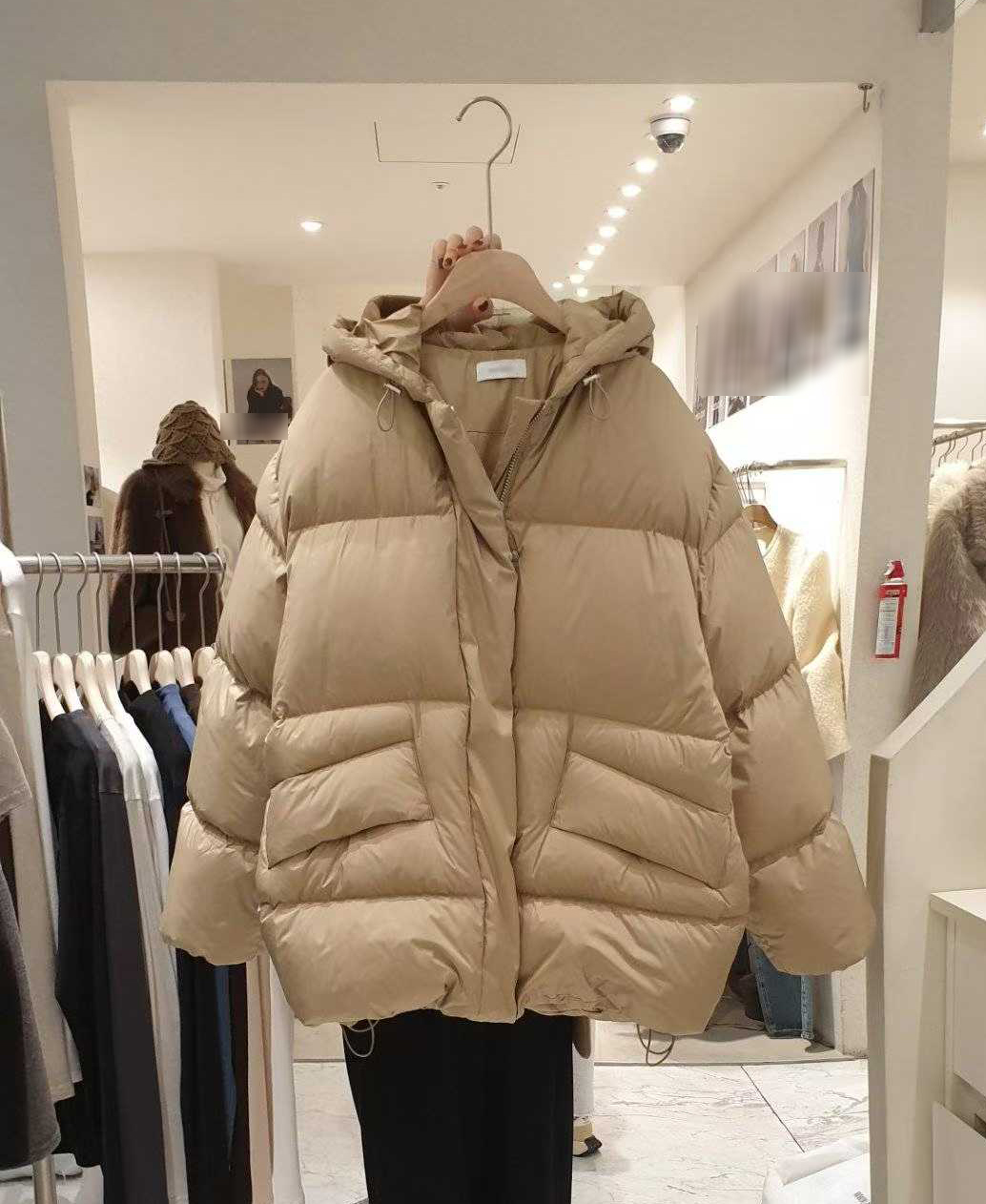 B26.小臉歐膩連帽極光羽絨外套