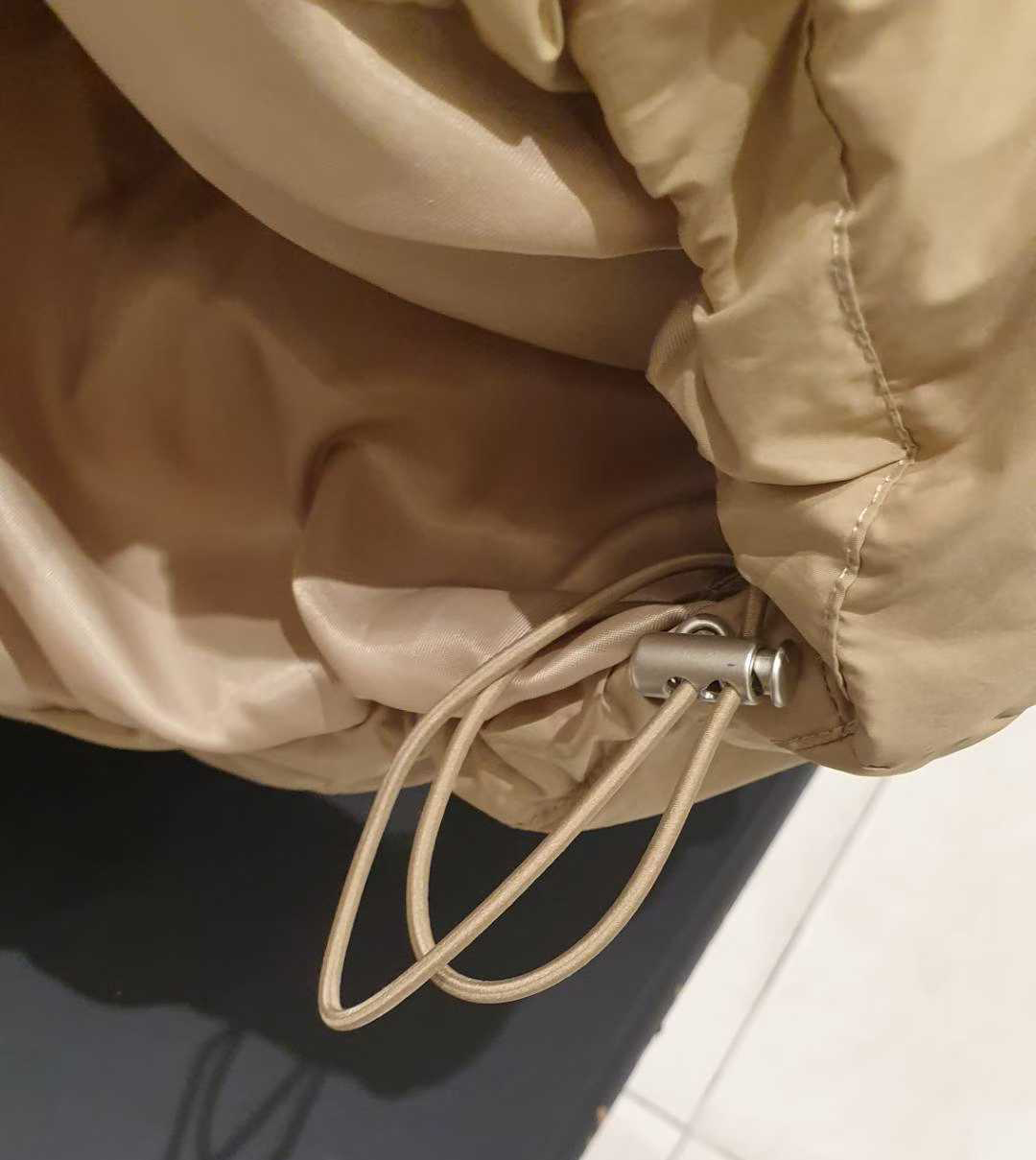 B26.小臉歐膩連帽極光羽絨外套