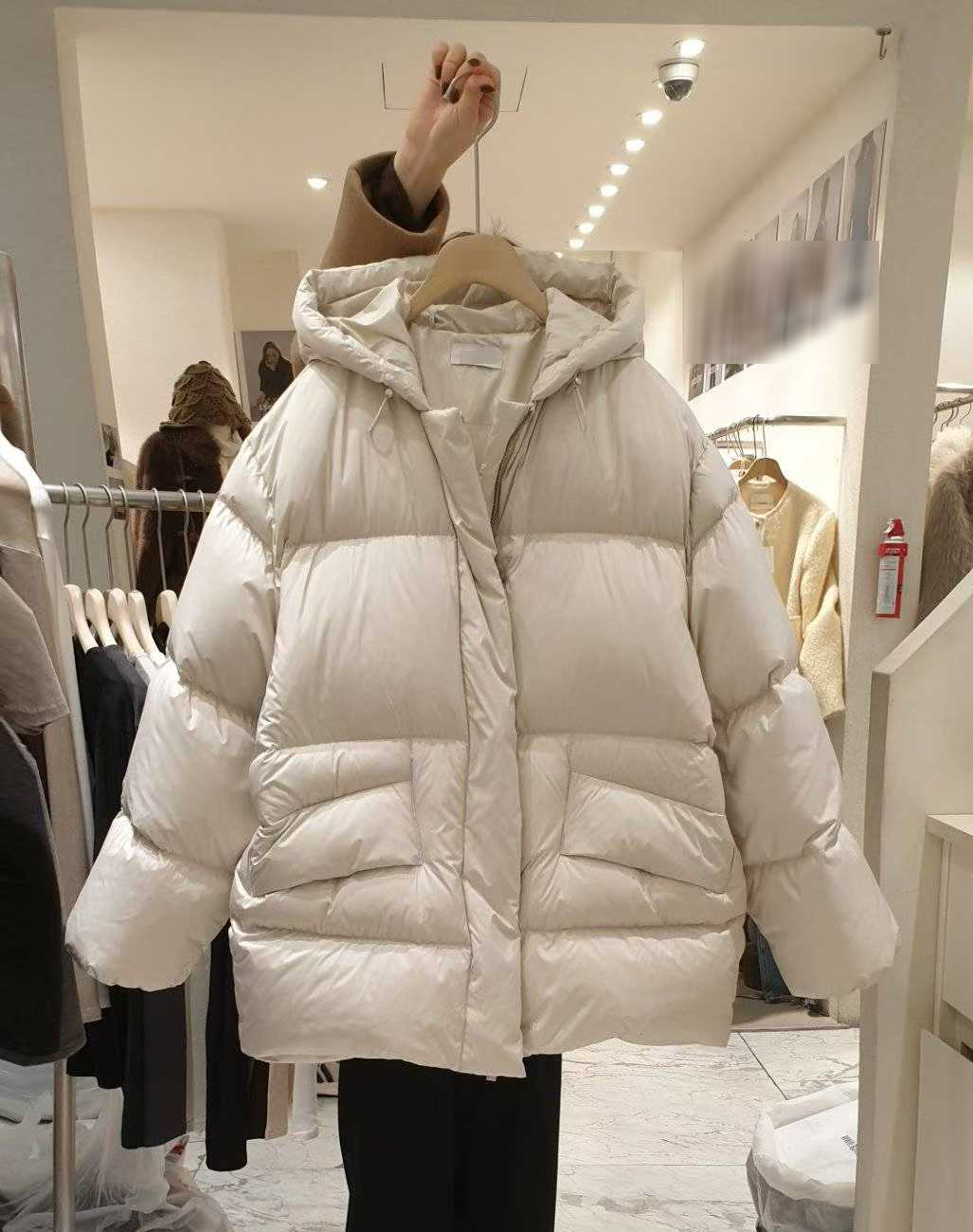 B26.小臉歐膩連帽極光羽絨外套