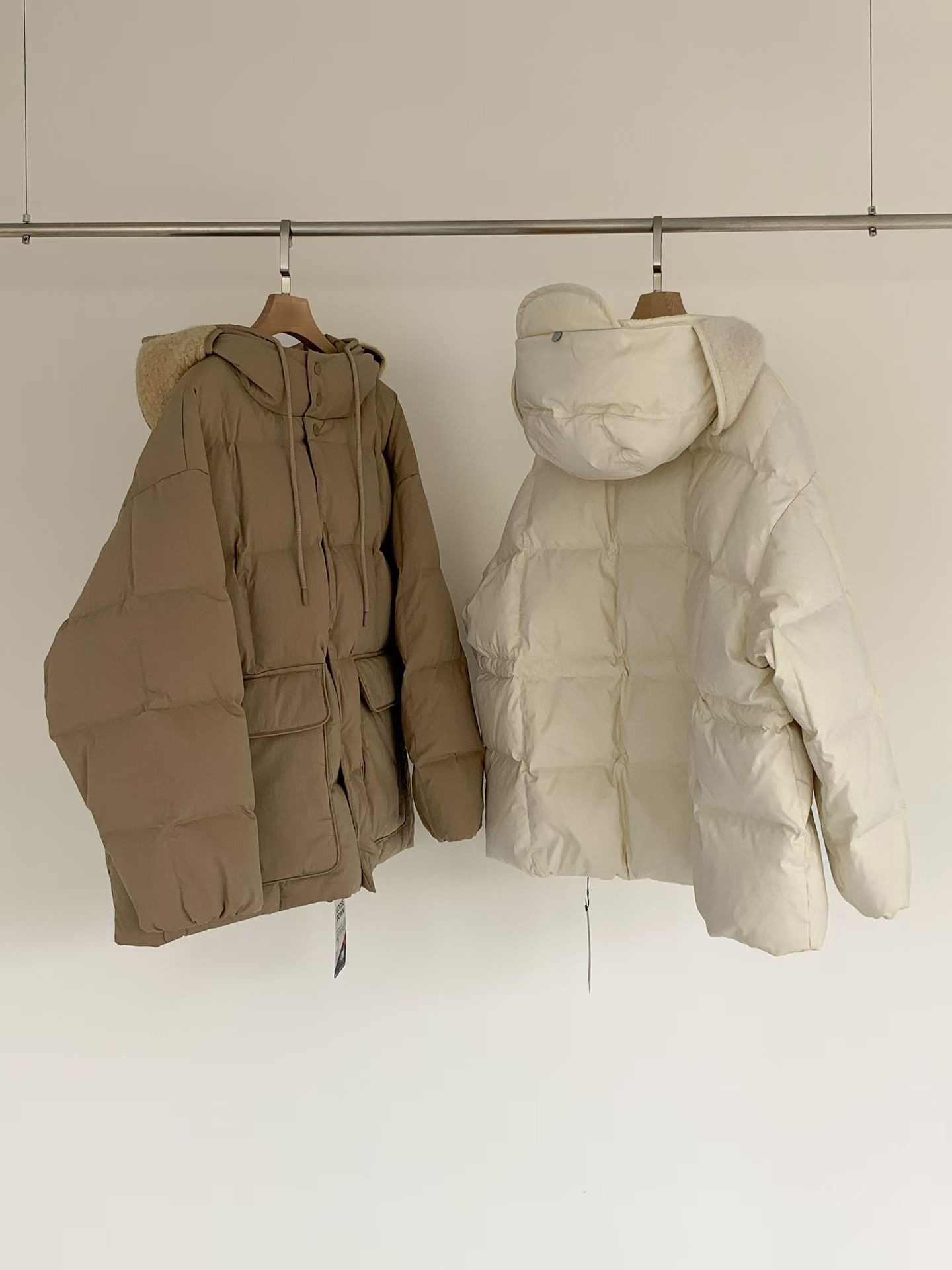 B08.連帽拼接毛毛玩雪鵝絨外套