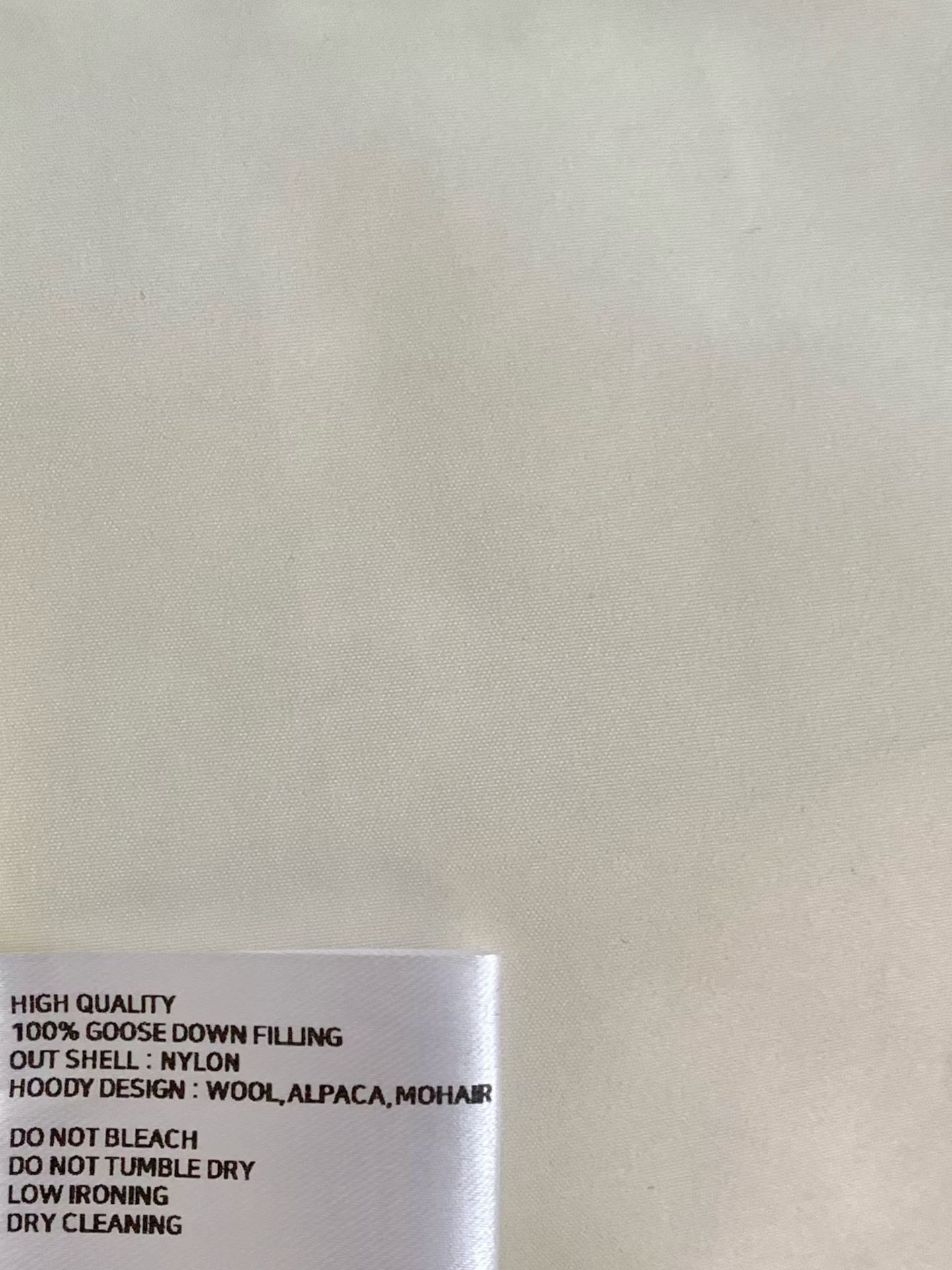 B08.連帽拼接毛毛玩雪鵝絨外套