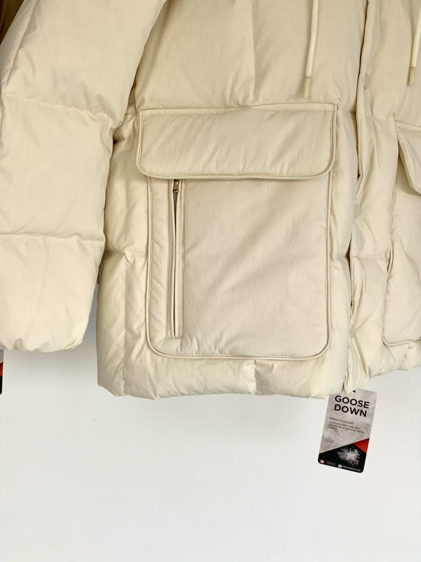 B08.連帽拼接毛毛玩雪鵝絨外套