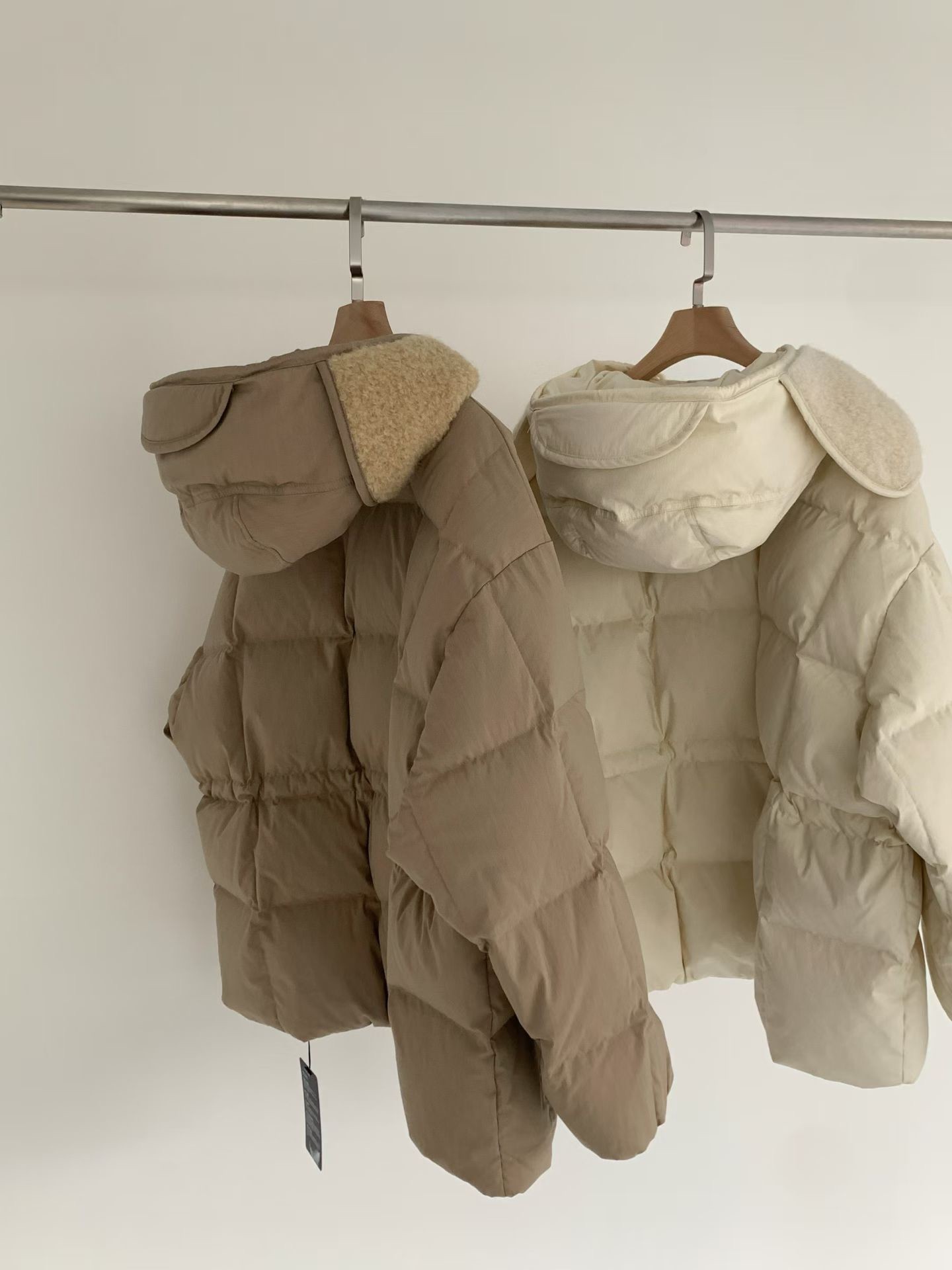 B08.連帽拼接毛毛玩雪鵝絨外套