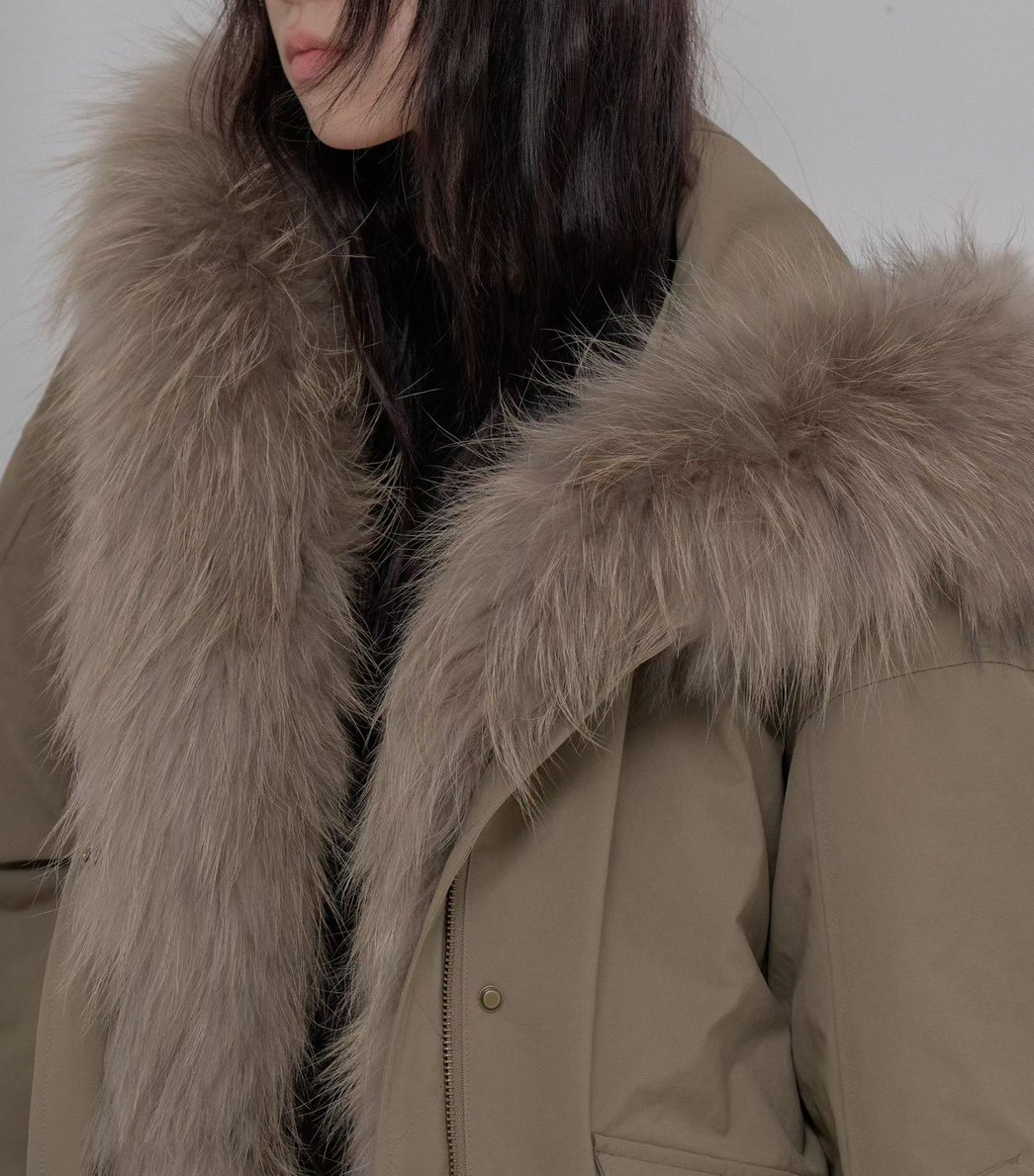 B93.彭湃狐狸毛軍風鵝絨保暖外套