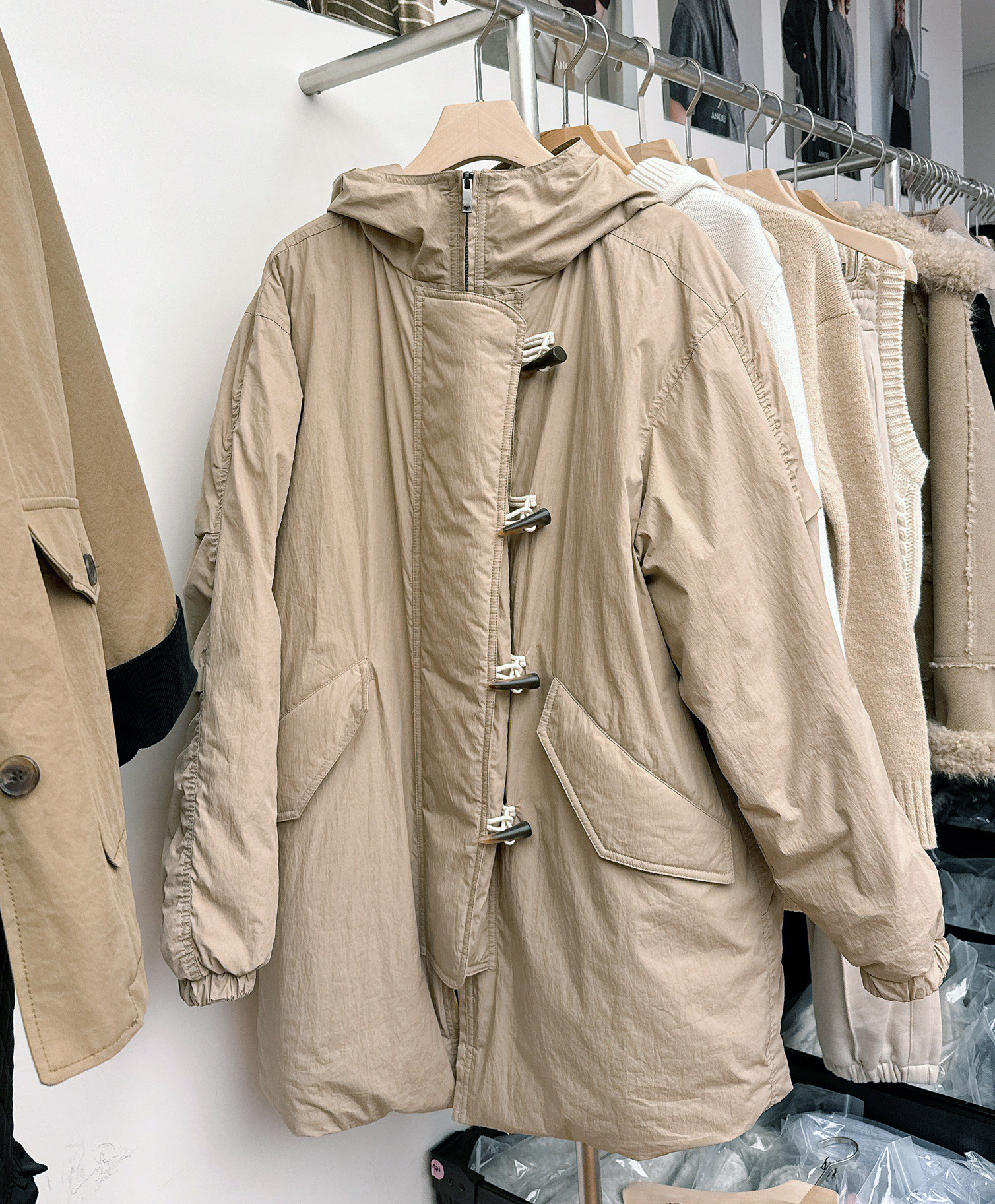 B46.日系感牛角釦鴨絨連帽外套