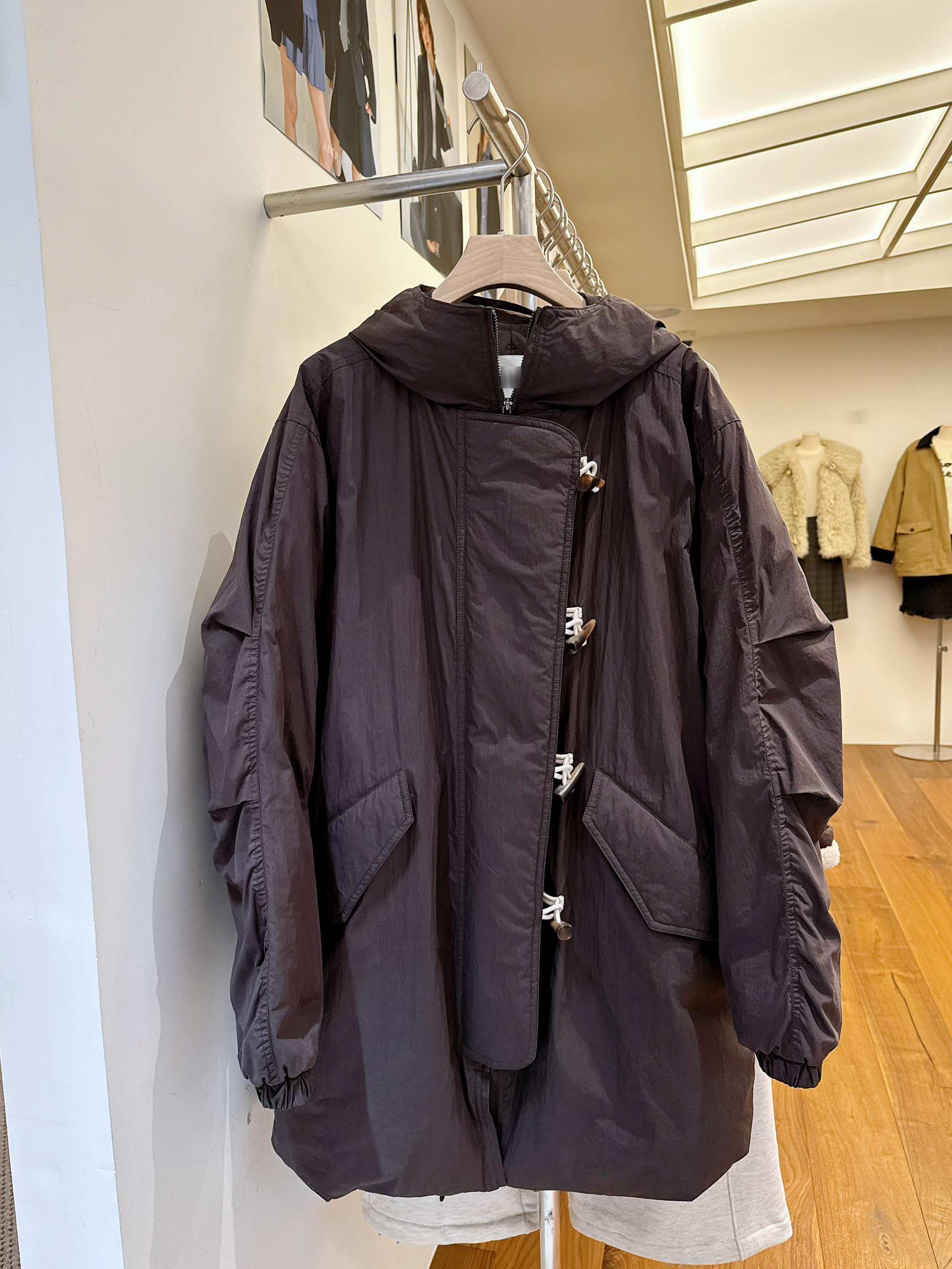 B46.日系感牛角釦鴨絨連帽外套