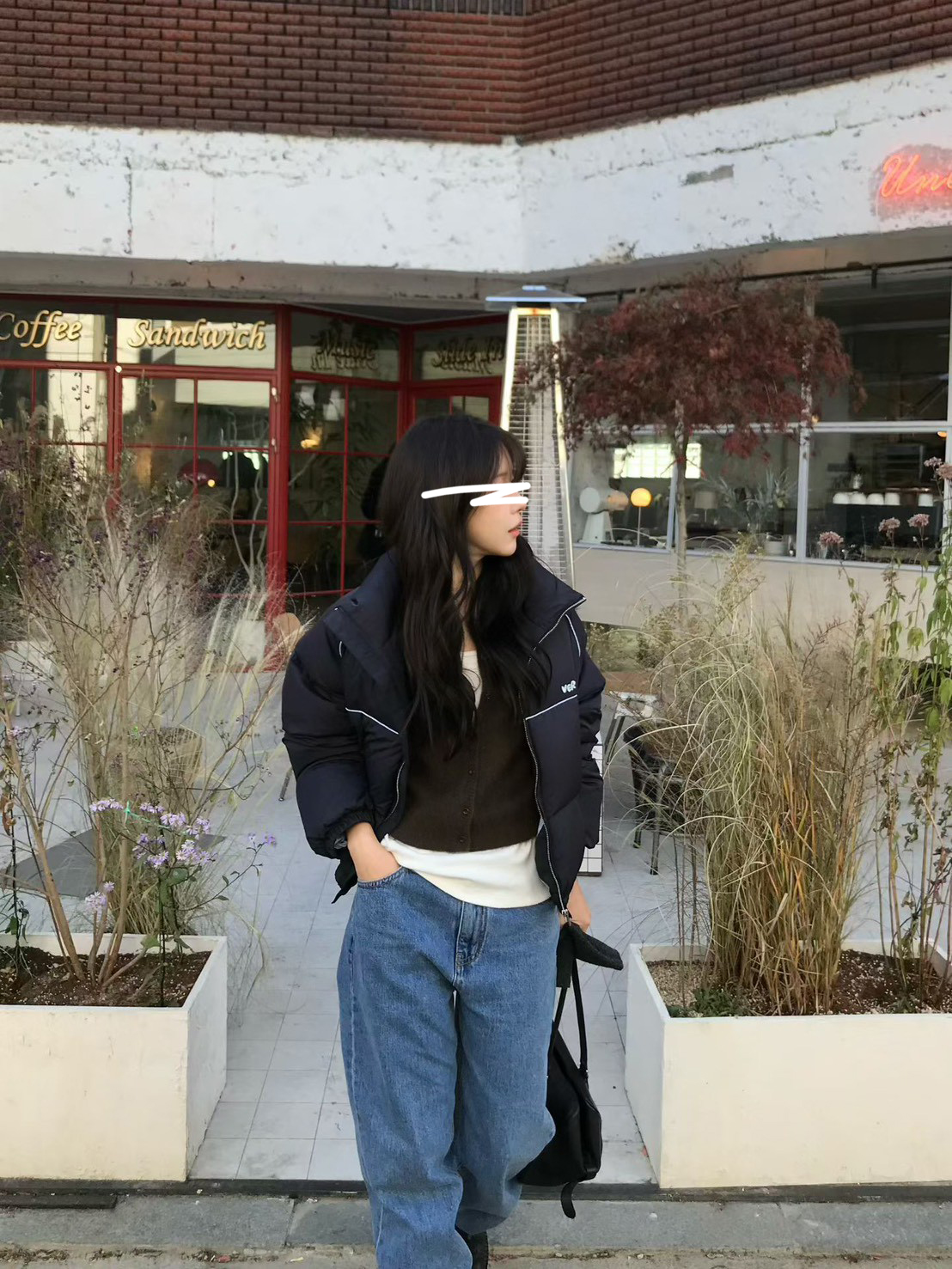 A14.小V家亮眼線條鴨絨外套