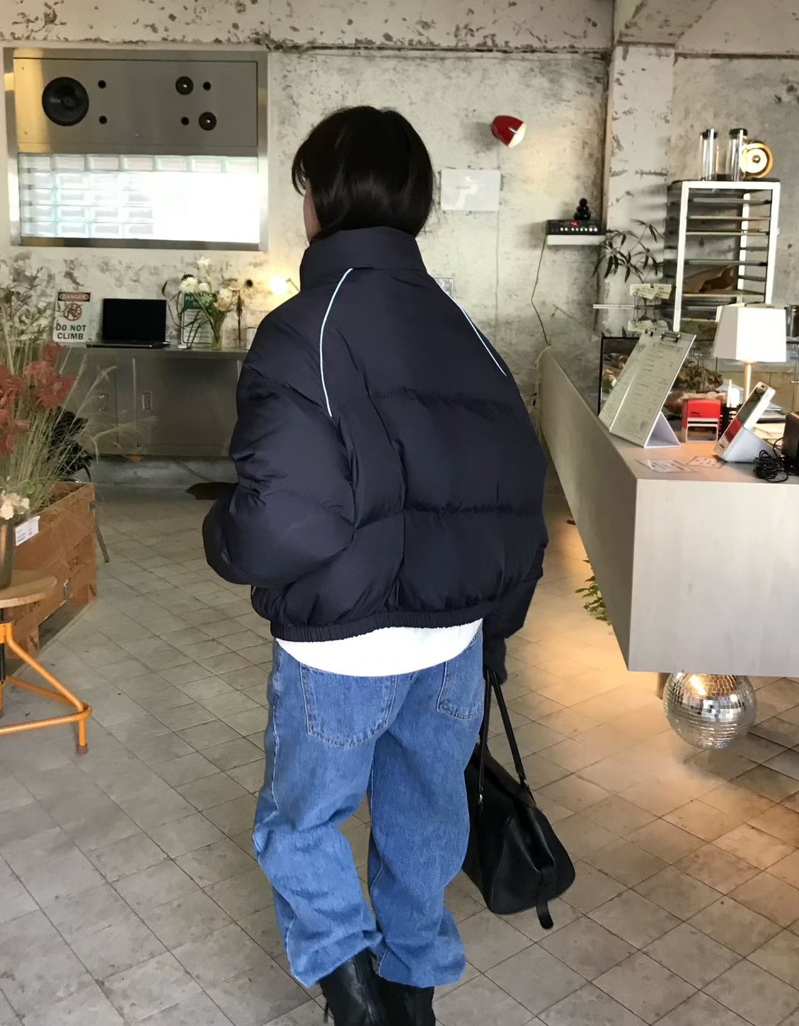 A14.小V家亮眼線條鴨絨外套