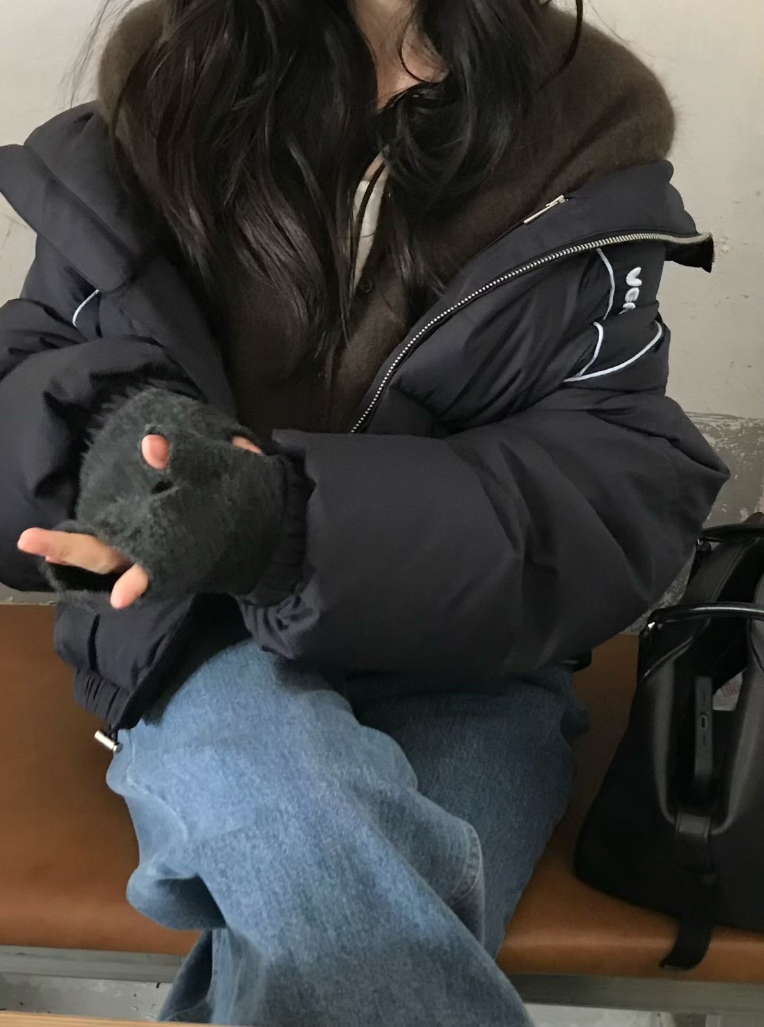 A14.小V家亮眼線條鴨絨外套