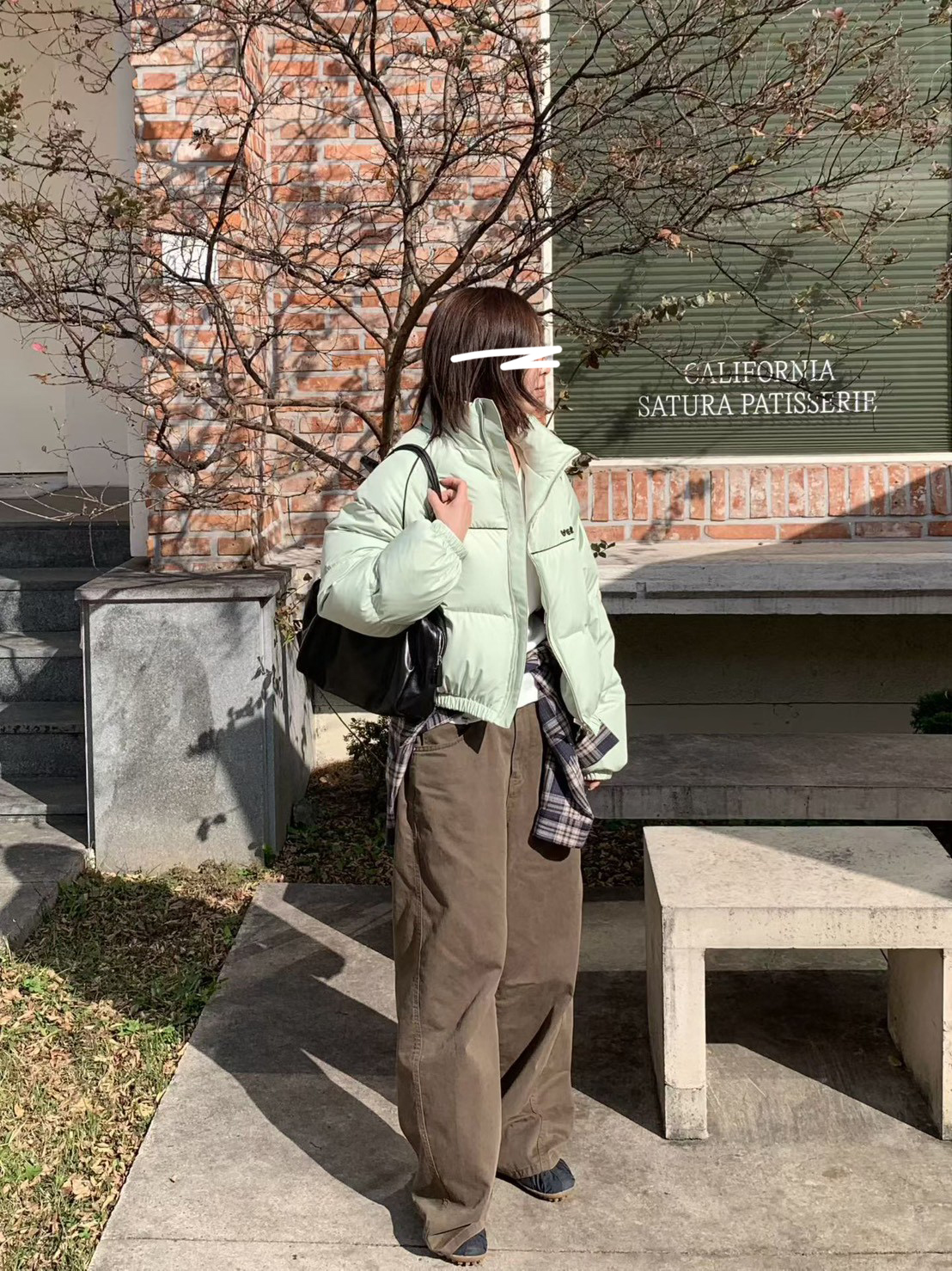 A14.小V家亮眼線條鴨絨外套