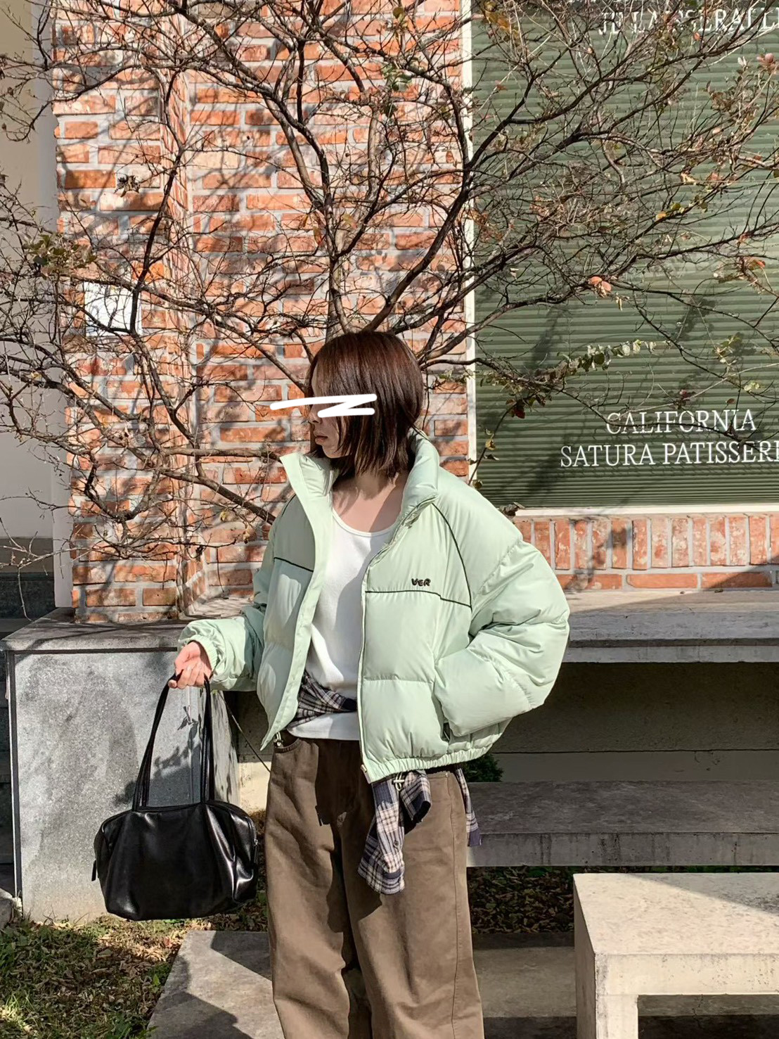 A14.小V家亮眼線條鴨絨外套