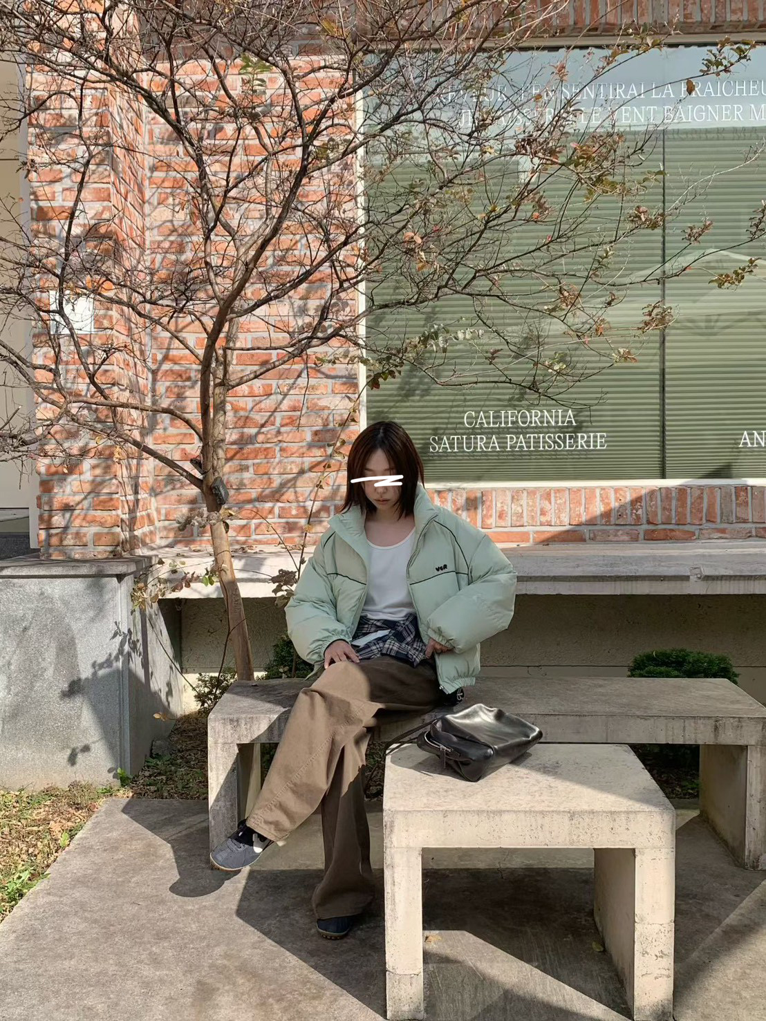 A14.小V家亮眼線條鴨絨外套