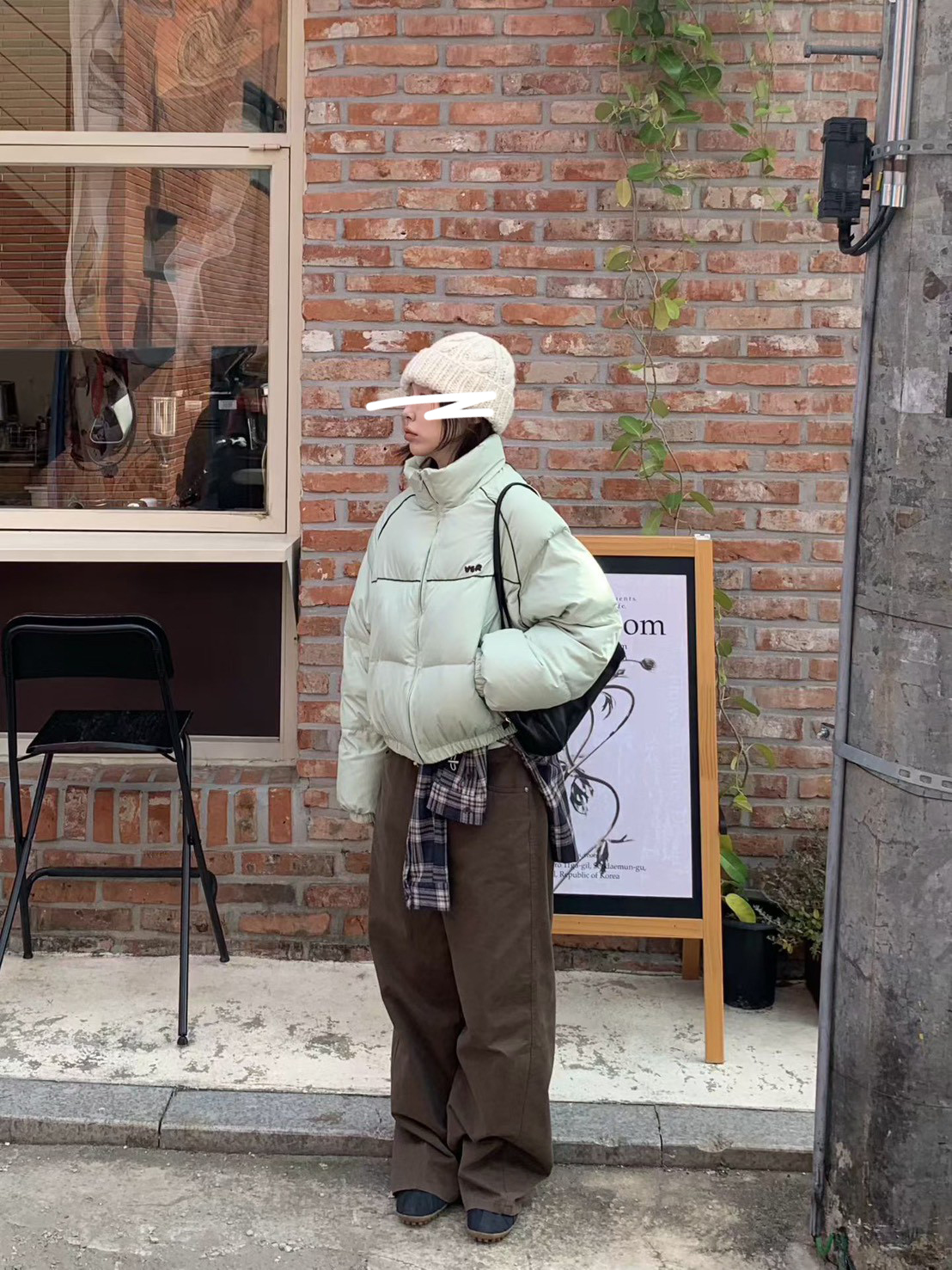 A14.小V家亮眼線條鴨絨外套