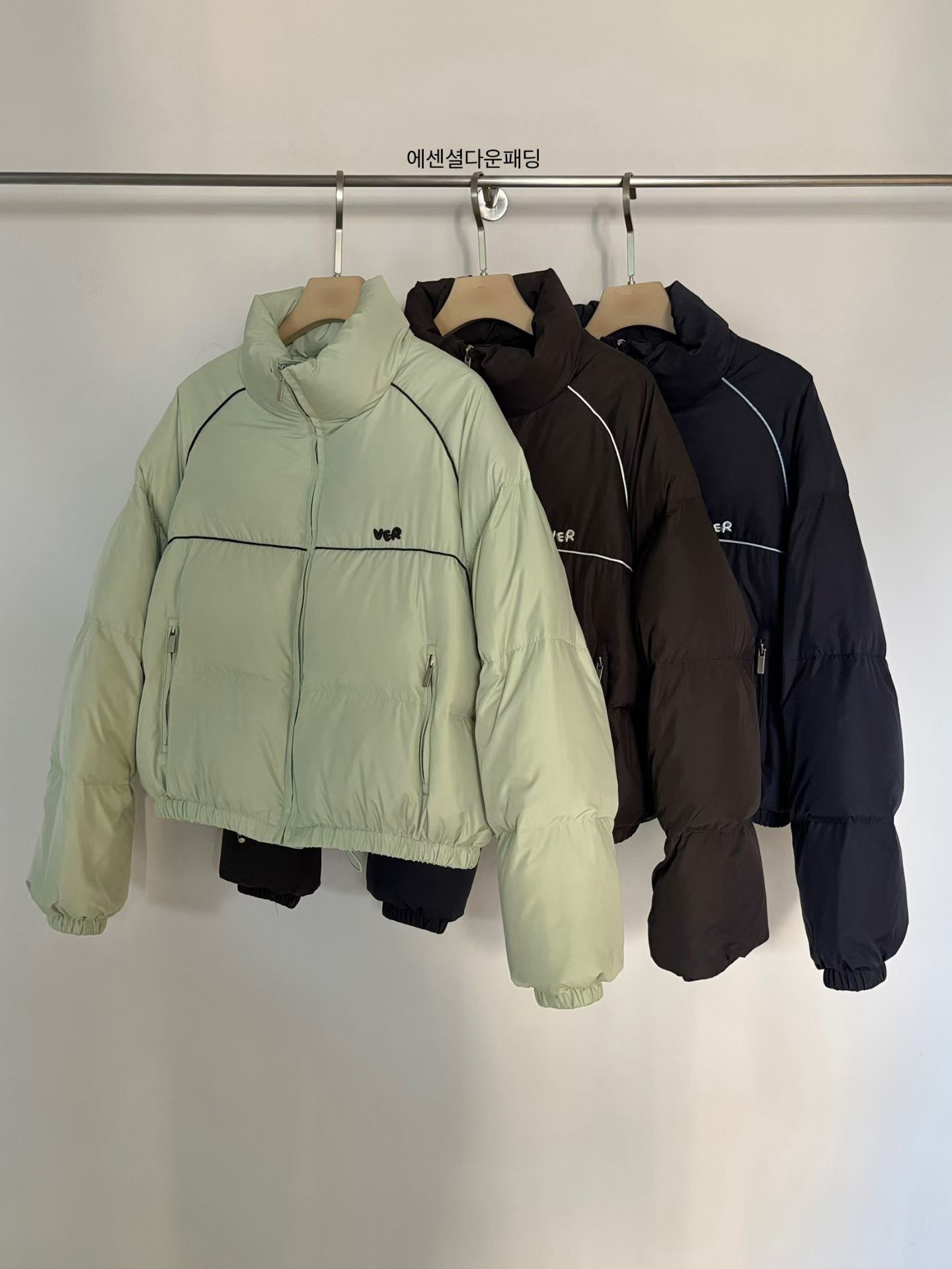 A14.小V家亮眼線條鴨絨外套