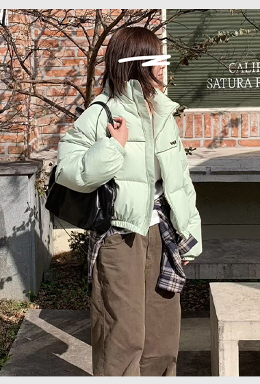 A14.小V家亮眼線條鴨絨外套