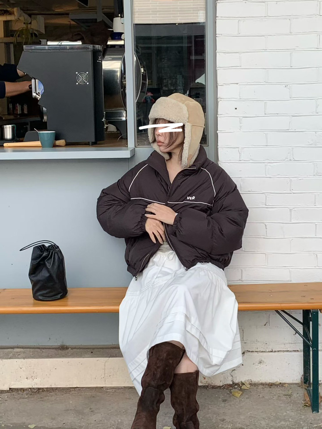 A14.小V家亮眼線條鴨絨外套