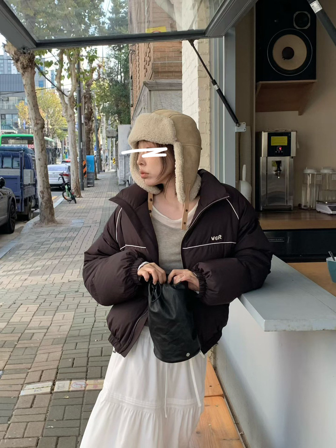 A14.小V家亮眼線條鴨絨外套