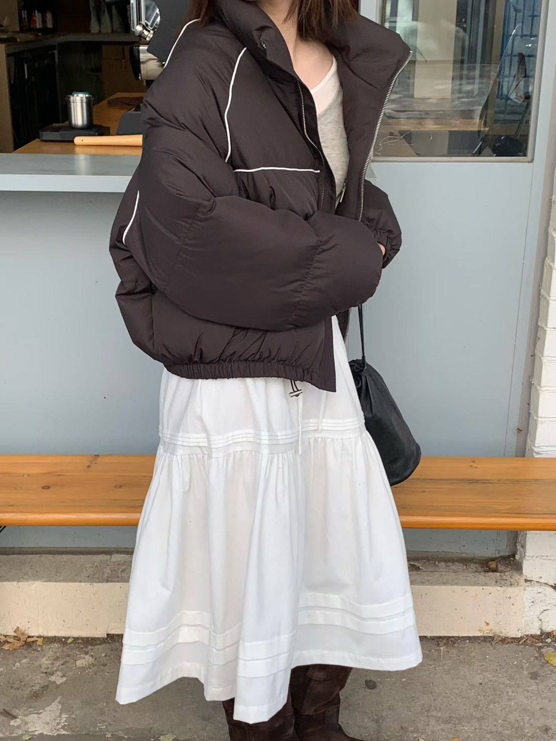 A14.小V家亮眼線條鴨絨外套