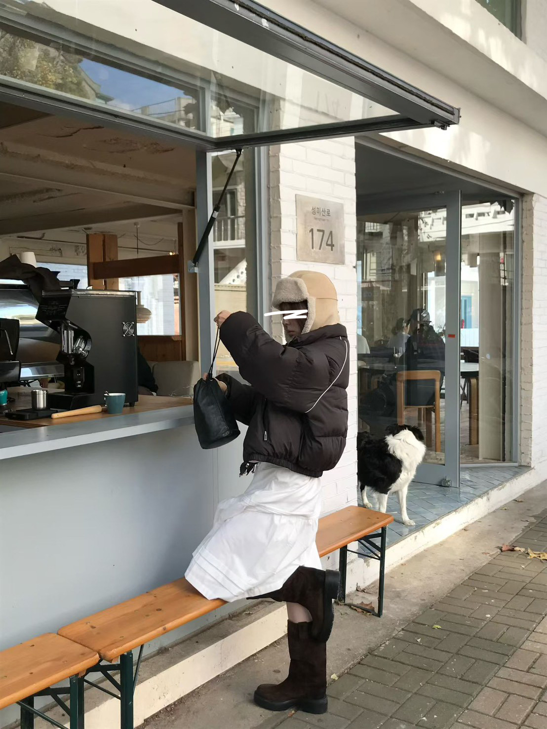 A14.小V家亮眼線條鴨絨外套