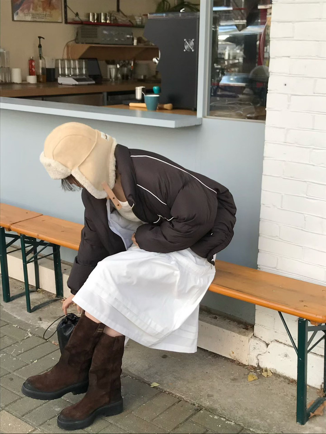 A14.小V家亮眼線條鴨絨外套