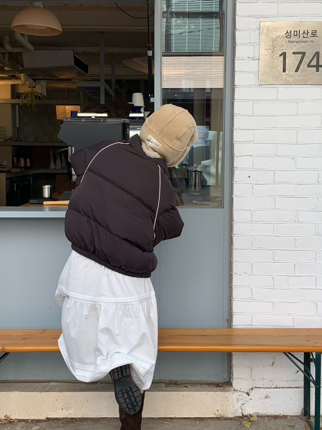 A14.小V家亮眼線條鴨絨外套